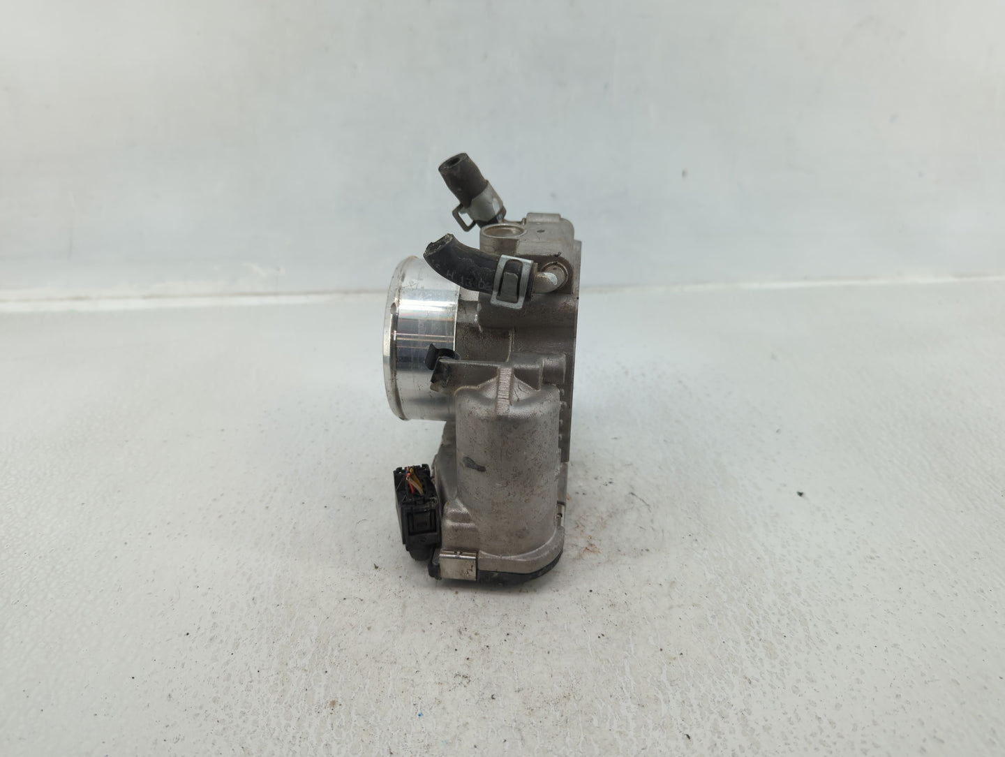 2016-2020 Kia Optima Throttle Body P/N:35100-2G600 Fits Fits 2015 2016 2017 2018 2019 2020 2021 OEM Used Auto Parts - Oemuse