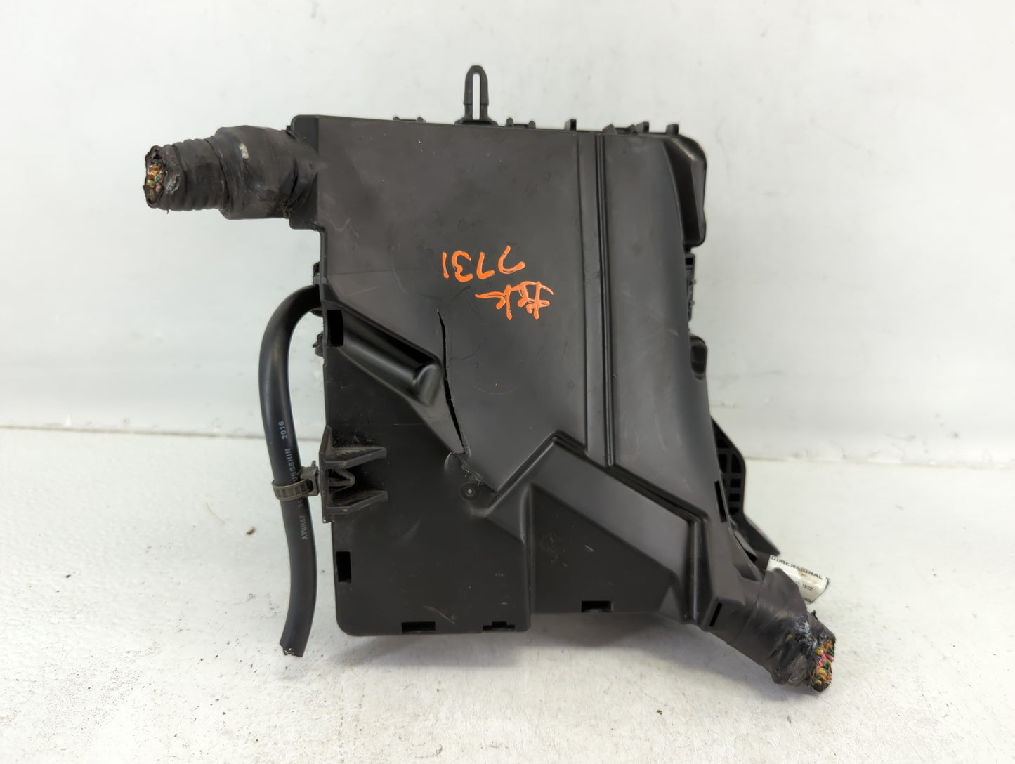 2016-2019 Kia Optima Fusebox Fuse Box Panel Relay Module P/N:91950-D5822 Fits Fits 2016 2017 2018 2019 OEM Used Auto Parts -