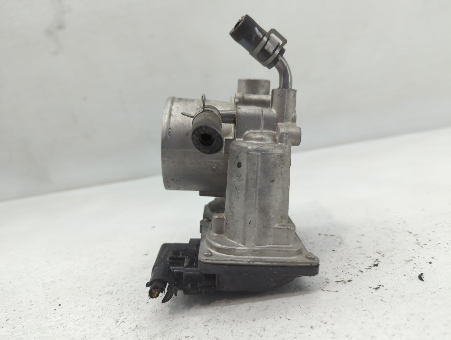 2017-2020 Kia Optima Throttle Body P/N:35100-2E610 Fits Fits 2016 2017 2018 2019 2020 OEM Used Auto Parts - Oemusedautoparts