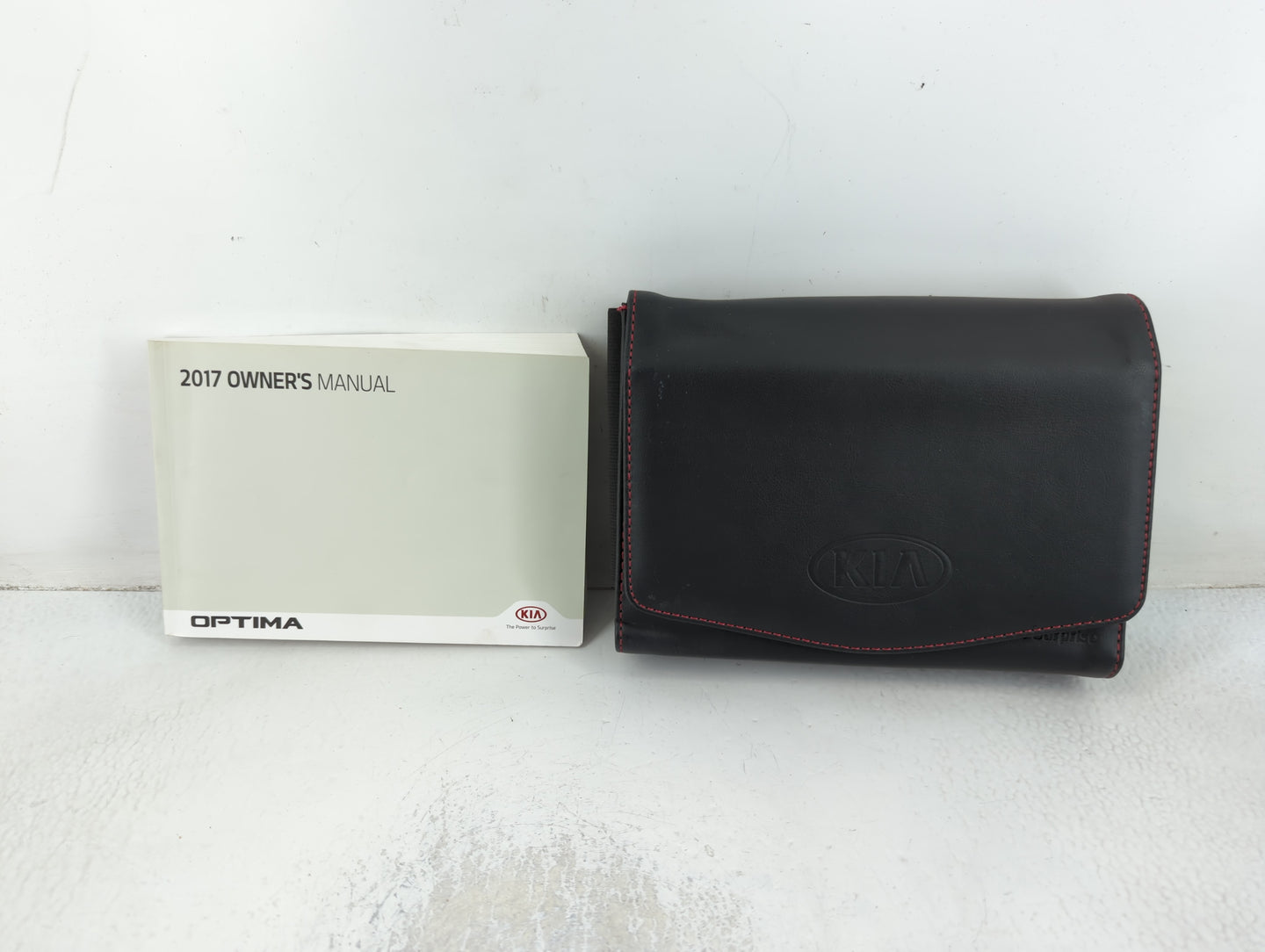 2017 Kia Optima Owners Manual Book Guide P/N:HDG5-EU74F OEM Used Auto Parts - Oemusedautoparts1.com