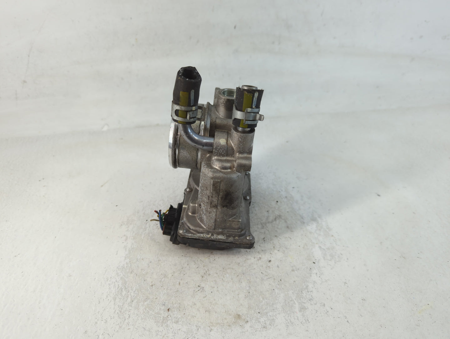 2016-2020 Kia Optima Throttle Body P/N:35100-2B340 Fits Fits 2015 2016 2017 2018 2019 2020 2021 2022 OEM Used Auto Parts - O
