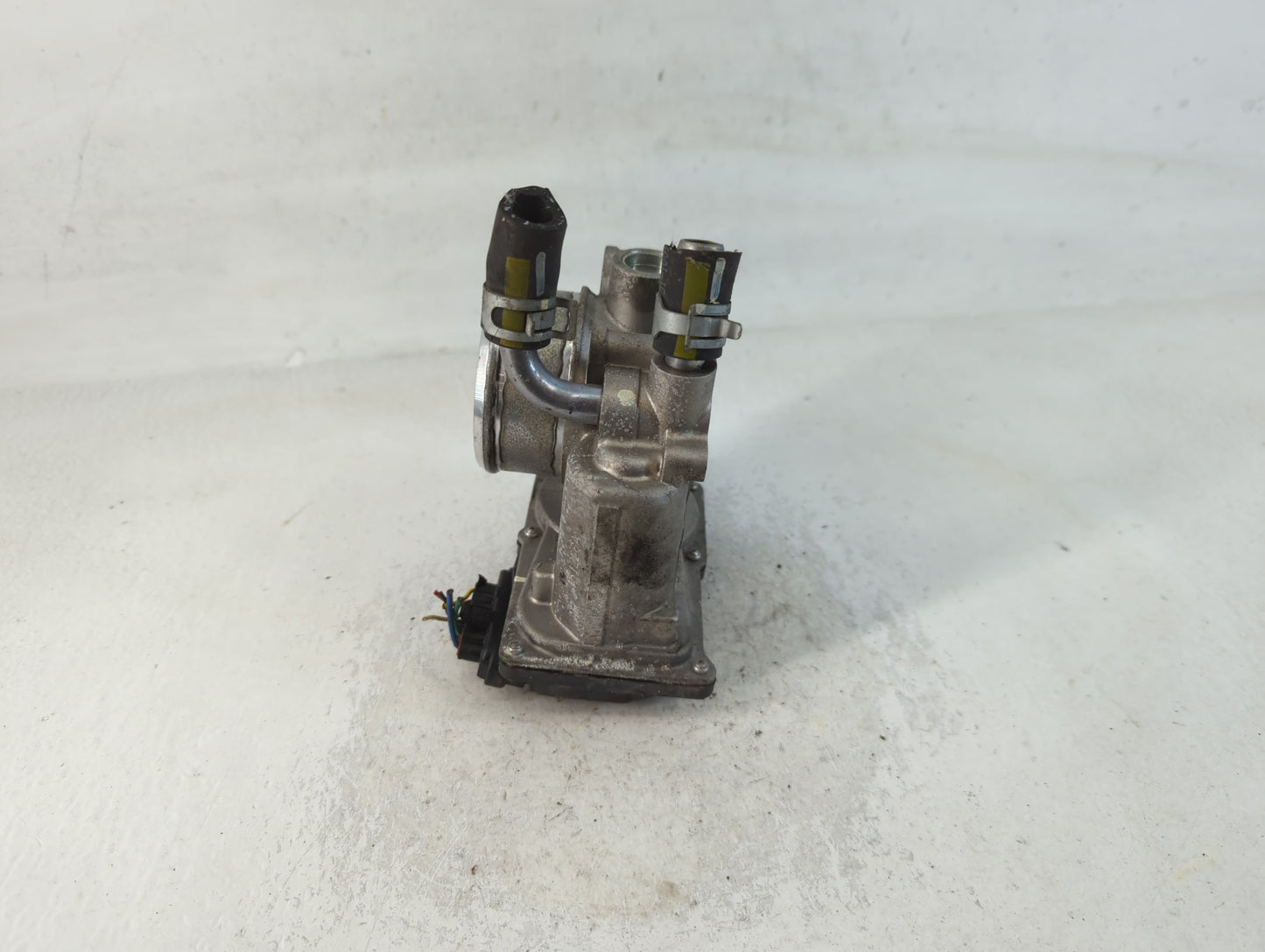2016-2020 Kia Optima Throttle Body P/N:35100-2B340 Fits Fits 2015 2016 2017 2018 2019 2020 2021 2022 OEM Used Auto Parts - O