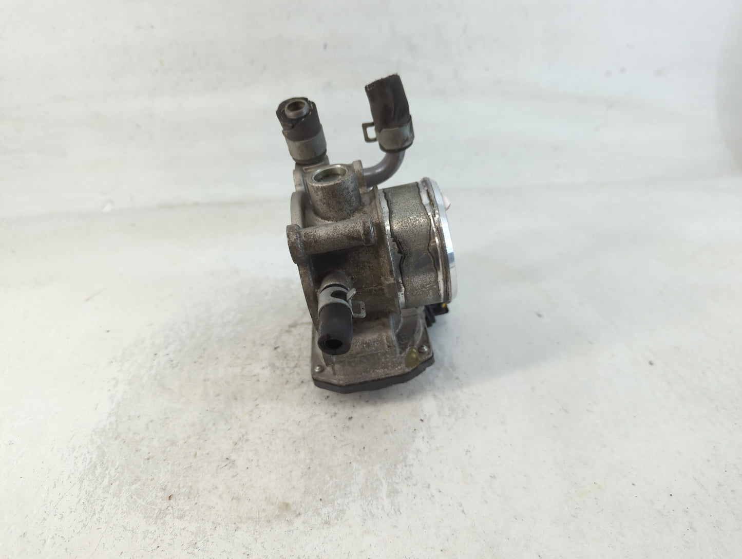 2016-2020 Kia Optima Throttle Body P/N:35100-2B340 Fits Fits 2015 2016 2017 2018 2019 2020 2021 2022 OEM Used Auto Parts - O