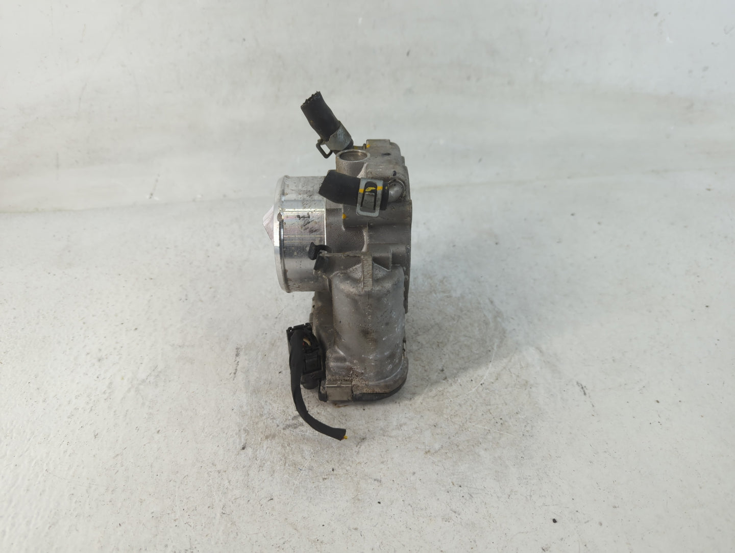 2016-2020 Kia Optima Throttle Body P/N:35100-2G600 Fits Fits 2015 2016 2017 2018 2019 2020 2021 OEM Used Auto Parts - Oemuse
