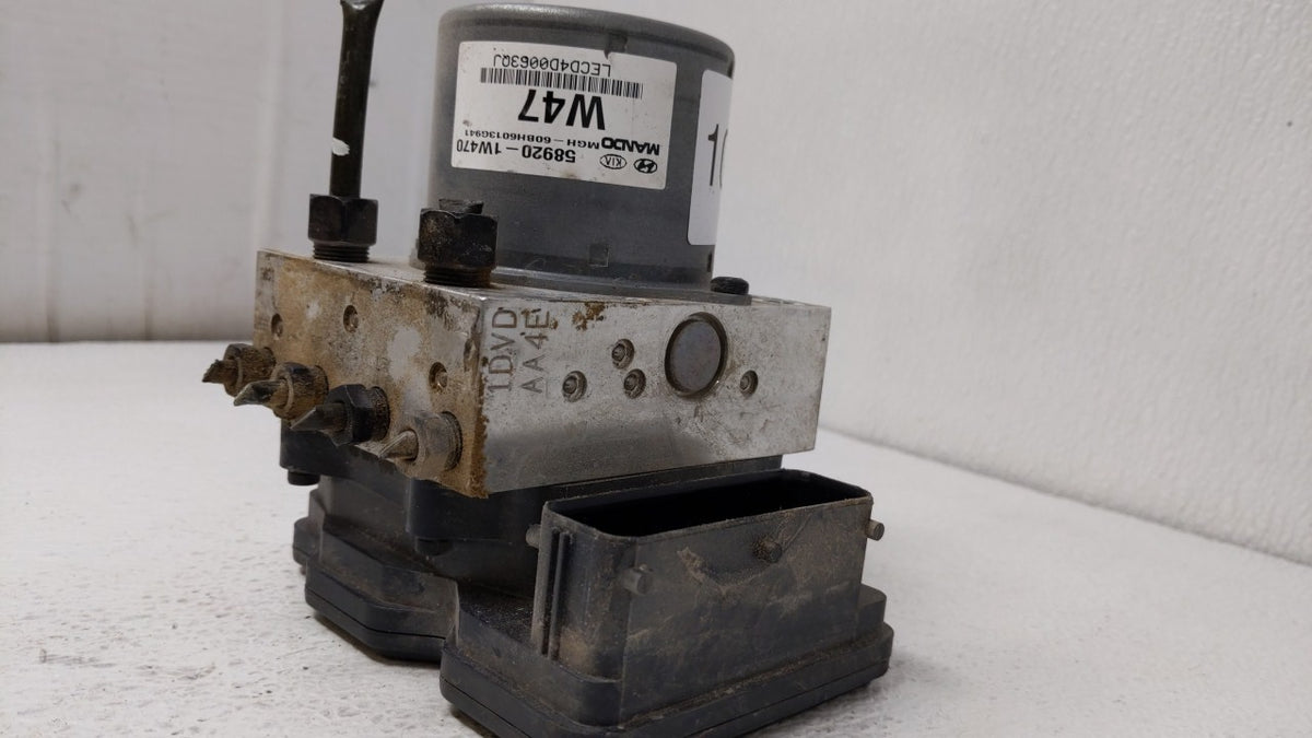 2016-2017 Kia Rio Anti-Lock Brake ABS Pump Module Actuator OEM P/N:58920-1W470 Fits Fits 2016 2017 OEM Used Auto Parts - Oem