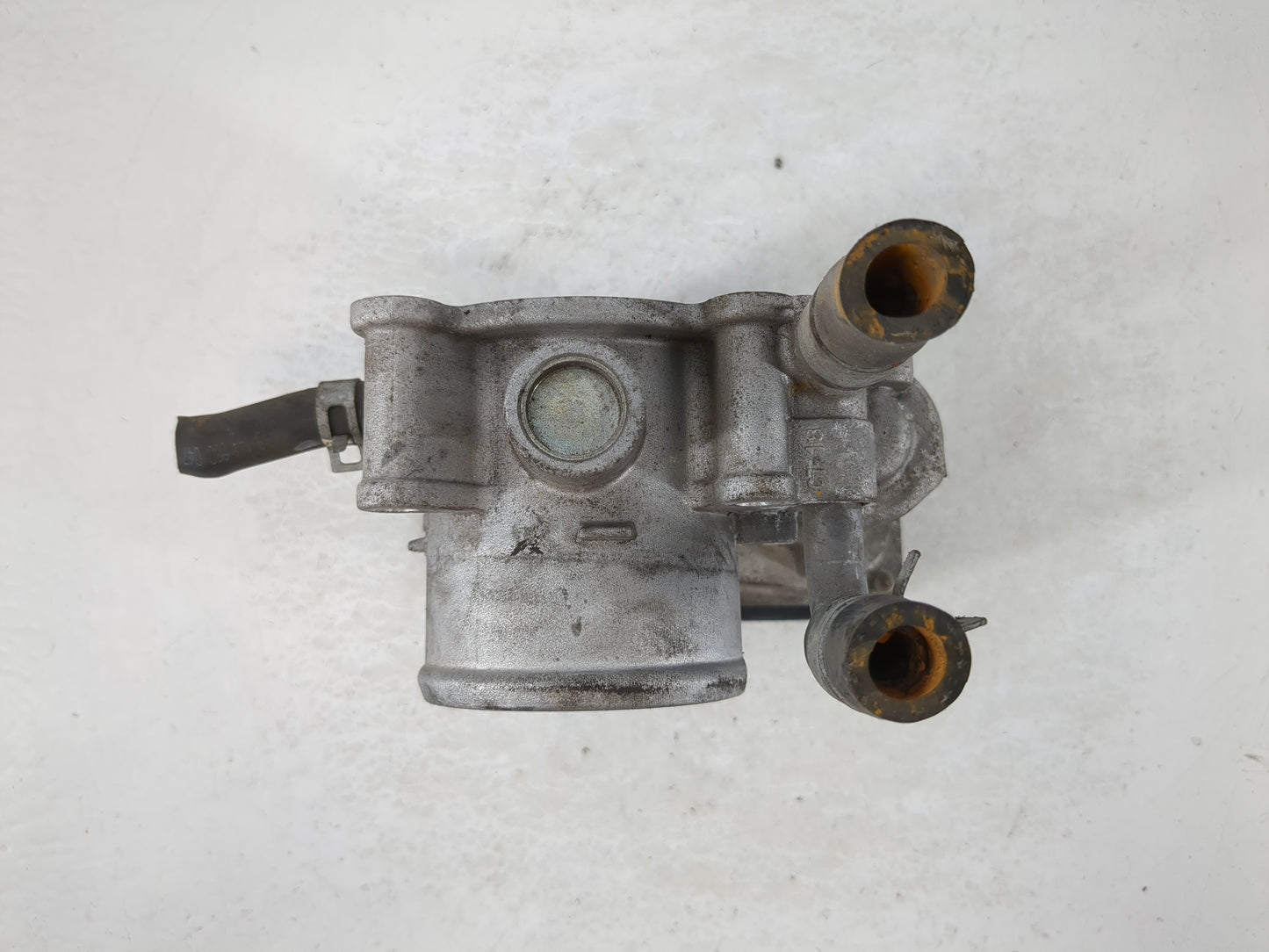 2012-2019 Kia Rio Throttle Body P/N:35100-2B300 Fits Fits 2012 2013 2014 2015 2016 2017 2018 2019 OEM Used Auto Parts - Oemu