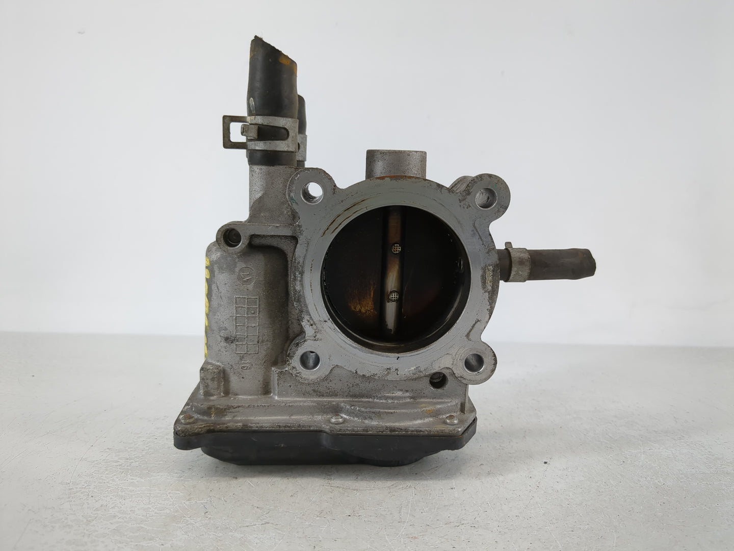 2012-2019 Kia Rio Throttle Body P/N:35100-2B300 Fits Fits 2012 2013 2014 2015 2016 2017 2018 2019 OEM Used Auto Parts - Oemu
