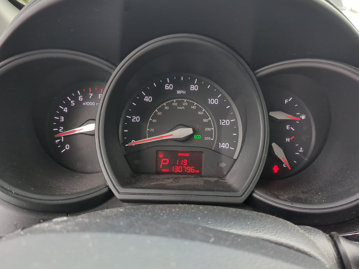 2016-2017 Kia Rio Instrument Cluster Speedometer Gauges Miles:131K Fits Fits 2016 2017 OEM Used Auto Parts - Oemusedautopart