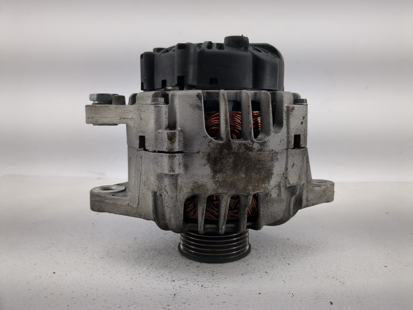 2016-2017 Kia Rio Alternator Replacement Generator Charging Assembly Engine OEM P/N:2609780 Fits Fits 2016 2017 OEM Used Aut