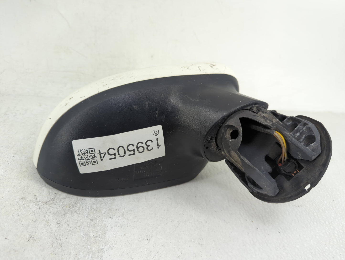 2014-2017 Kia Rio Passenger Side View Mirror - Right Door Mirror OEM Used - Oemusedautoparts1.com