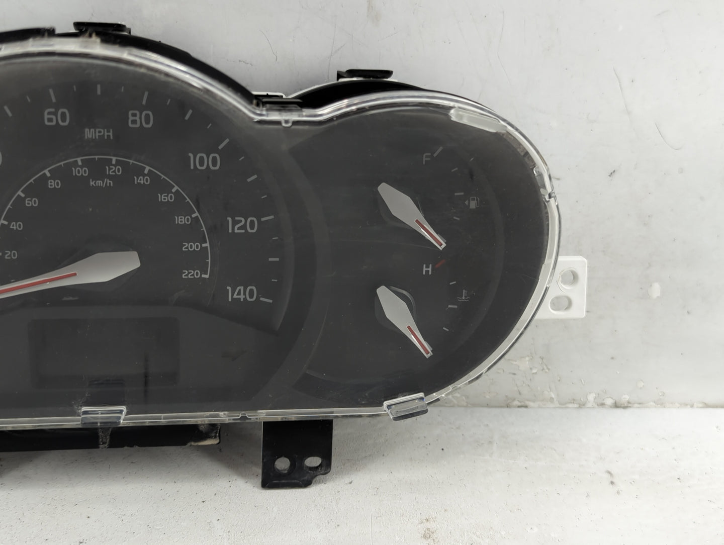 2016-2017 Kia Rio Instrument Cluster Speedometer Gauges P/N:94024-1W770 Fits Fits 2016 2017 OEM Used Auto Parts - Oemusedaut