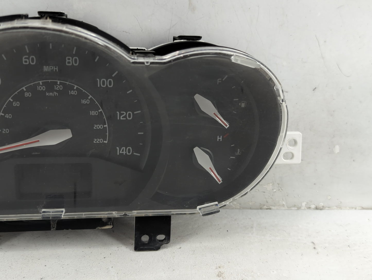 2016-2017 Kia Rio Instrument Cluster Speedometer Gauges P/N:94024-1W770 Fits Fits 2016 2017 OEM Used Auto Parts - Oemusedaut