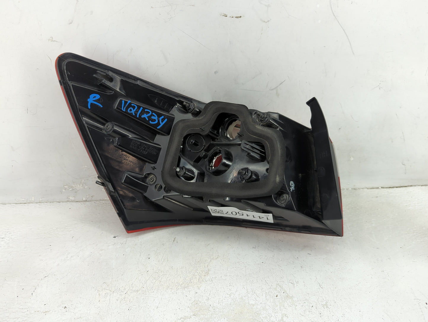 2012-2017 Kia Rio Tail Light Assembly Passenger Right OEM P/N:92402-1W0 Fits Fits 2012 2013 2014 2015 2016 2017 OEM Used Aut