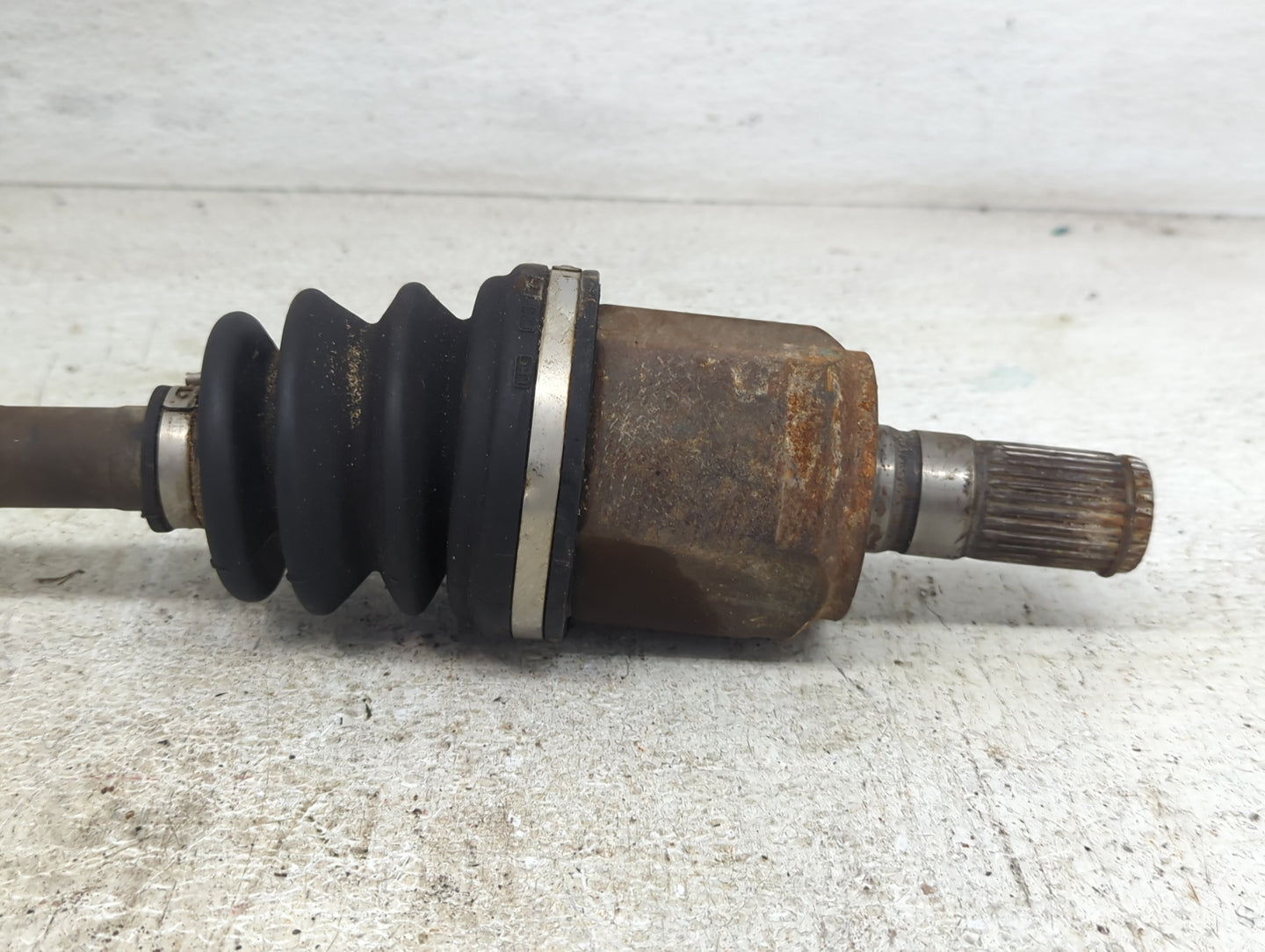 2012-2017 Kia Rio Axle Shaft Front Driver Cv C/v - Oemusedautoparts1.com