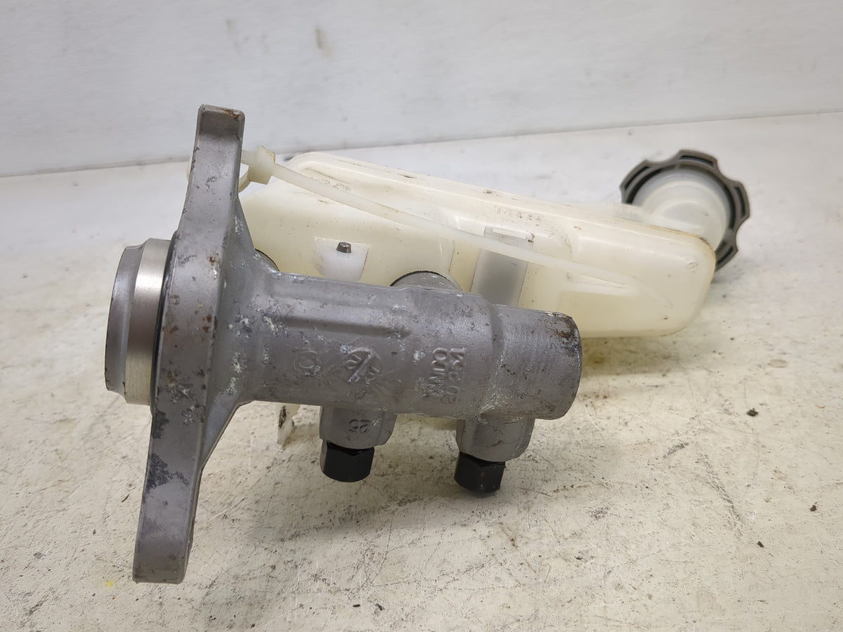 2016-2017 Kia Rio Brake Master Cylinder 1513292 - Oemusedautoparts1.com