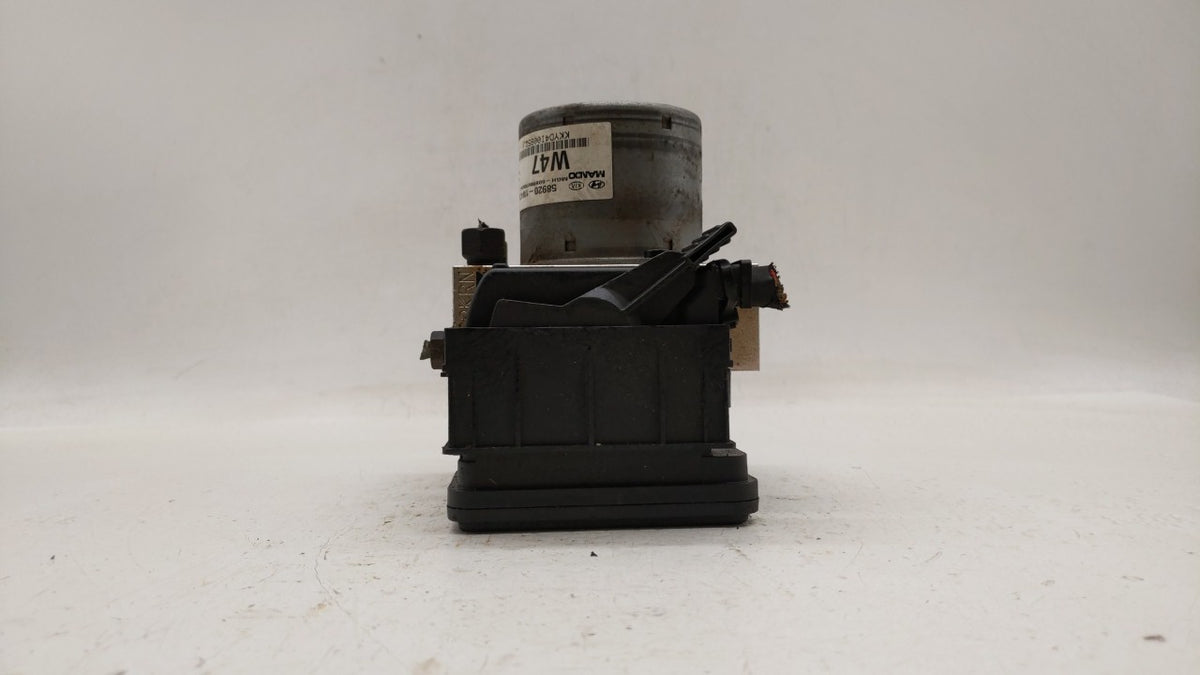 2016-2017 Kia Rio Anti-Lock Brake ABS Pump Module Actuator OEM P/N:58920-1W470 Fits Fits 2016 2017 OEM Used Auto Parts - Oem