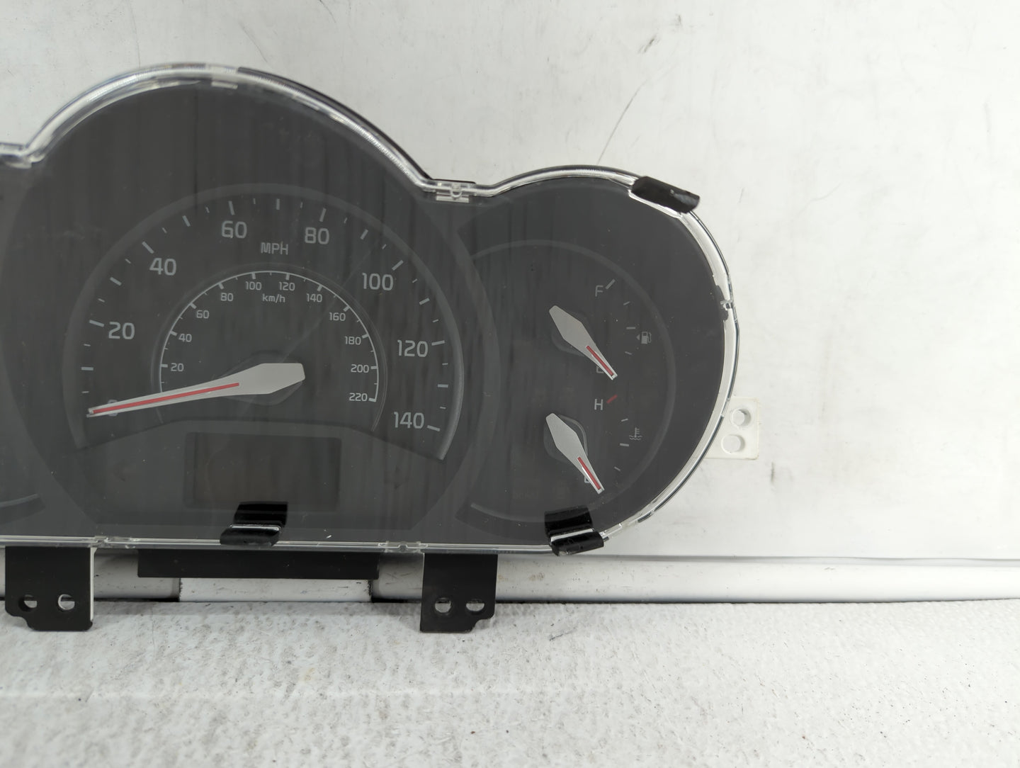 2016-2017 Kia Rio Instrument Cluster Speedometer Gauges P/N:94024-1W770 15005-122 Fits Fits 2016 2017 OEM Used Auto Parts - 