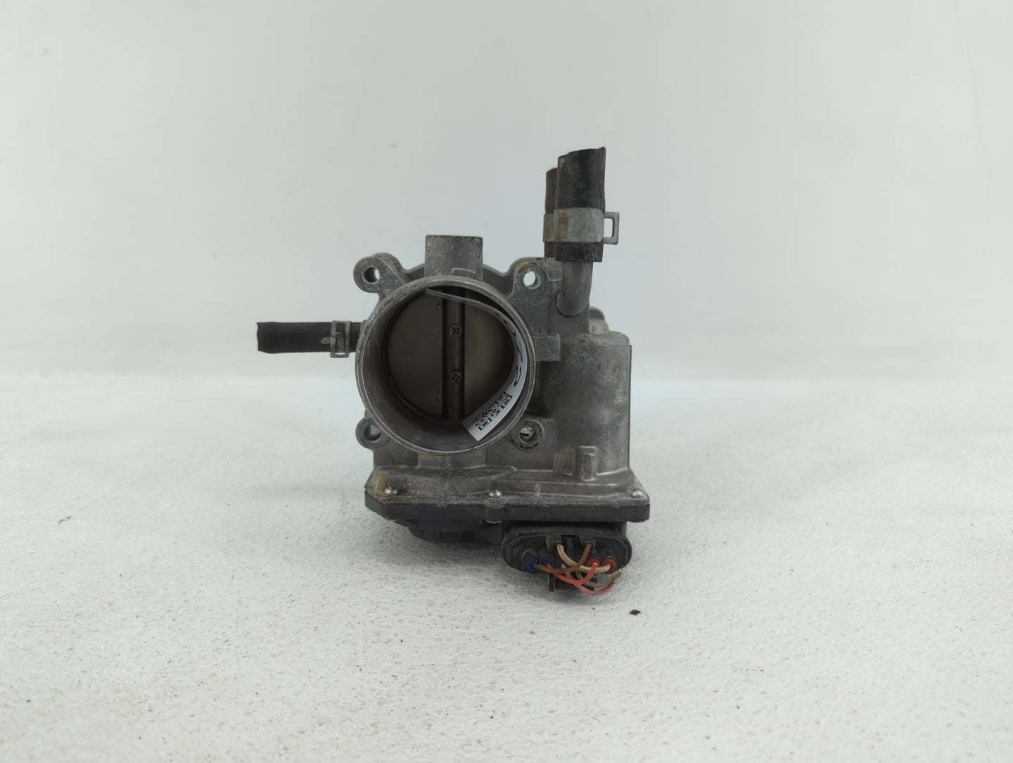 2012-2019 Kia Rio Throttle Body P/N:35100-2B300 Fits Fits 2012 2013 2014 2015 2016 2017 2018 2019 OEM Used Auto Parts - Oemu