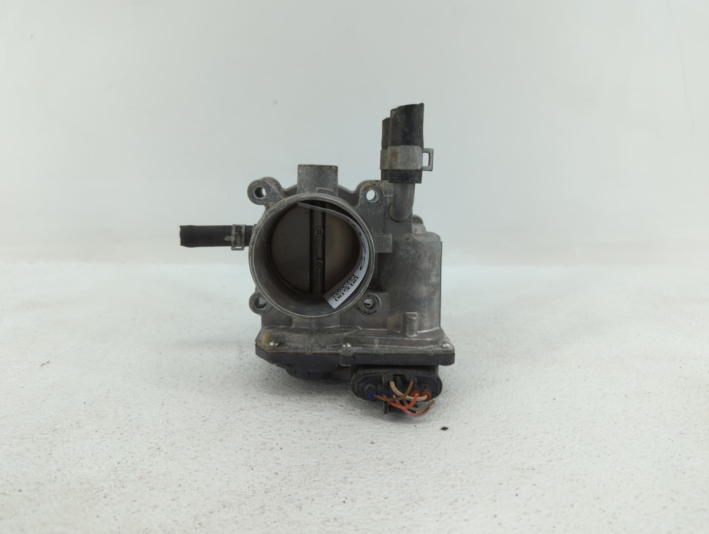 2012-2019 Kia Rio Throttle Body P/N:35100-2B300 Fits Fits 2012 2013 2014 2015 2016 2017 2018 2019 OEM Used Auto Parts - Oemu