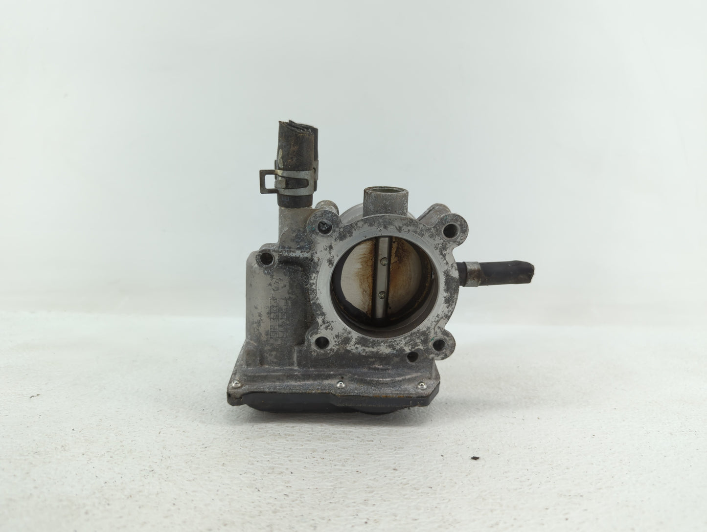 2012-2019 Kia Rio Throttle Body P/N:35100-2B300 Fits Fits 2012 2013 2014 2015 2016 2017 2018 2019 OEM Used Auto Parts - Oemu