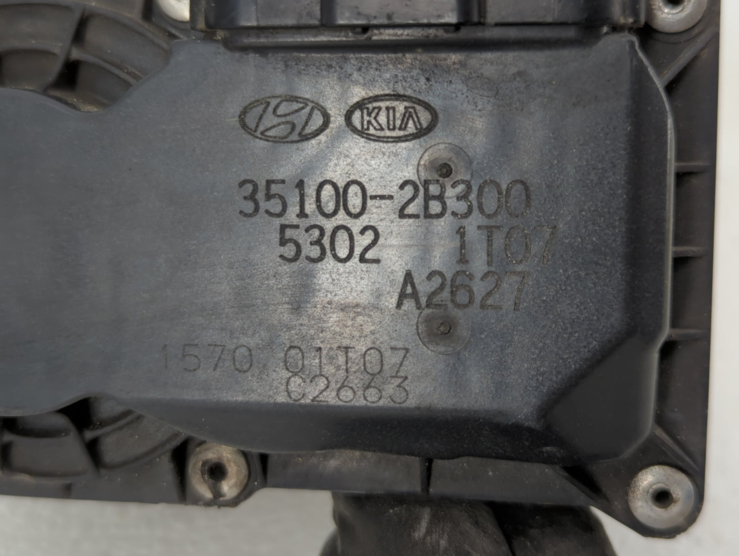 2012-2019 Kia Rio Throttle Body P/N:35100-2B300 Fits Fits 2012 2013 2014 2015 2016 2017 2018 2019 OEM Used Auto Parts - Oemu