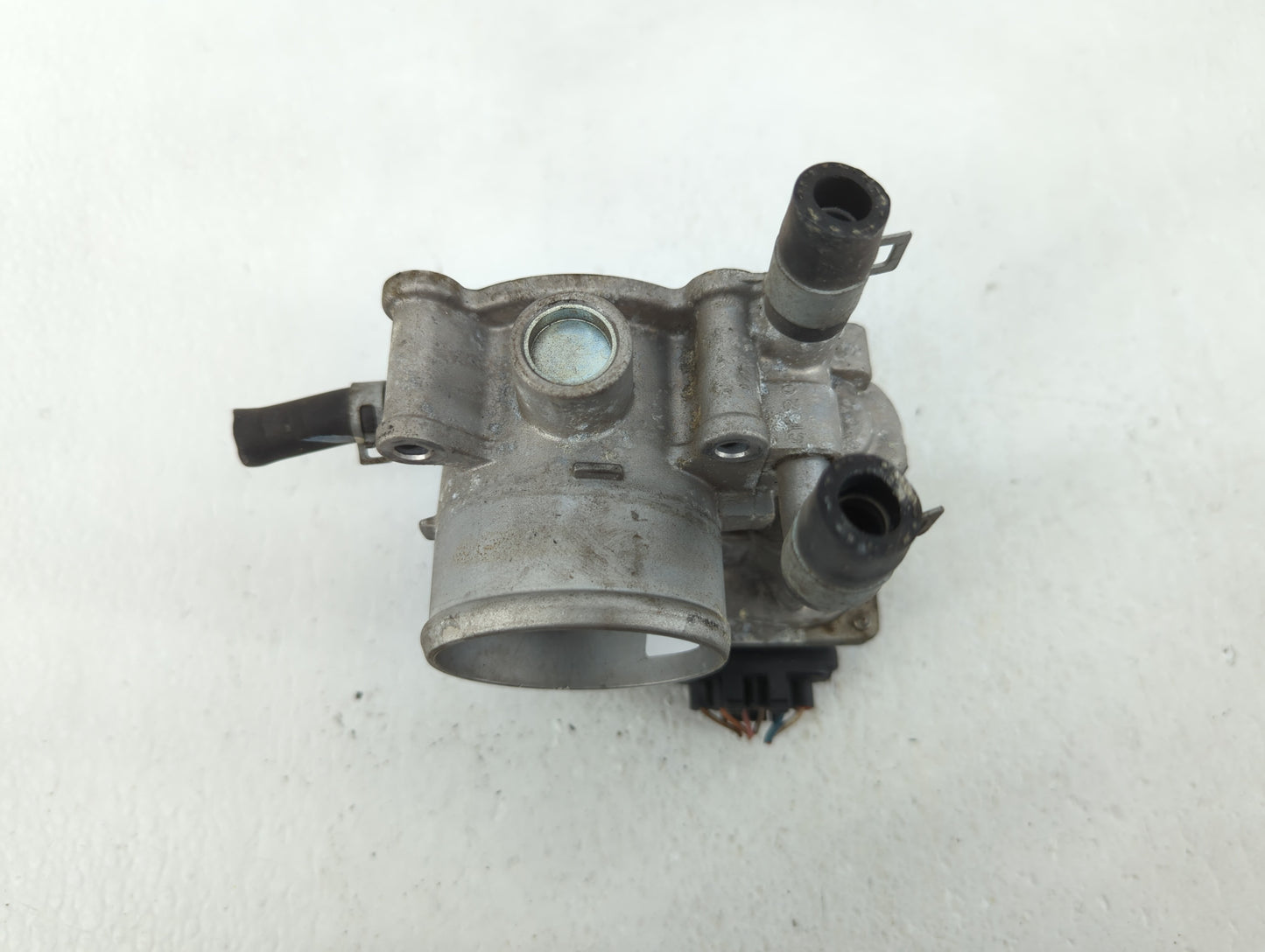 2012-2019 Kia Rio Throttle Body P/N:35100-2B300 Fits Fits 2012 2013 2014 2015 2016 2017 2018 2019 OEM Used Auto Parts - Oemu