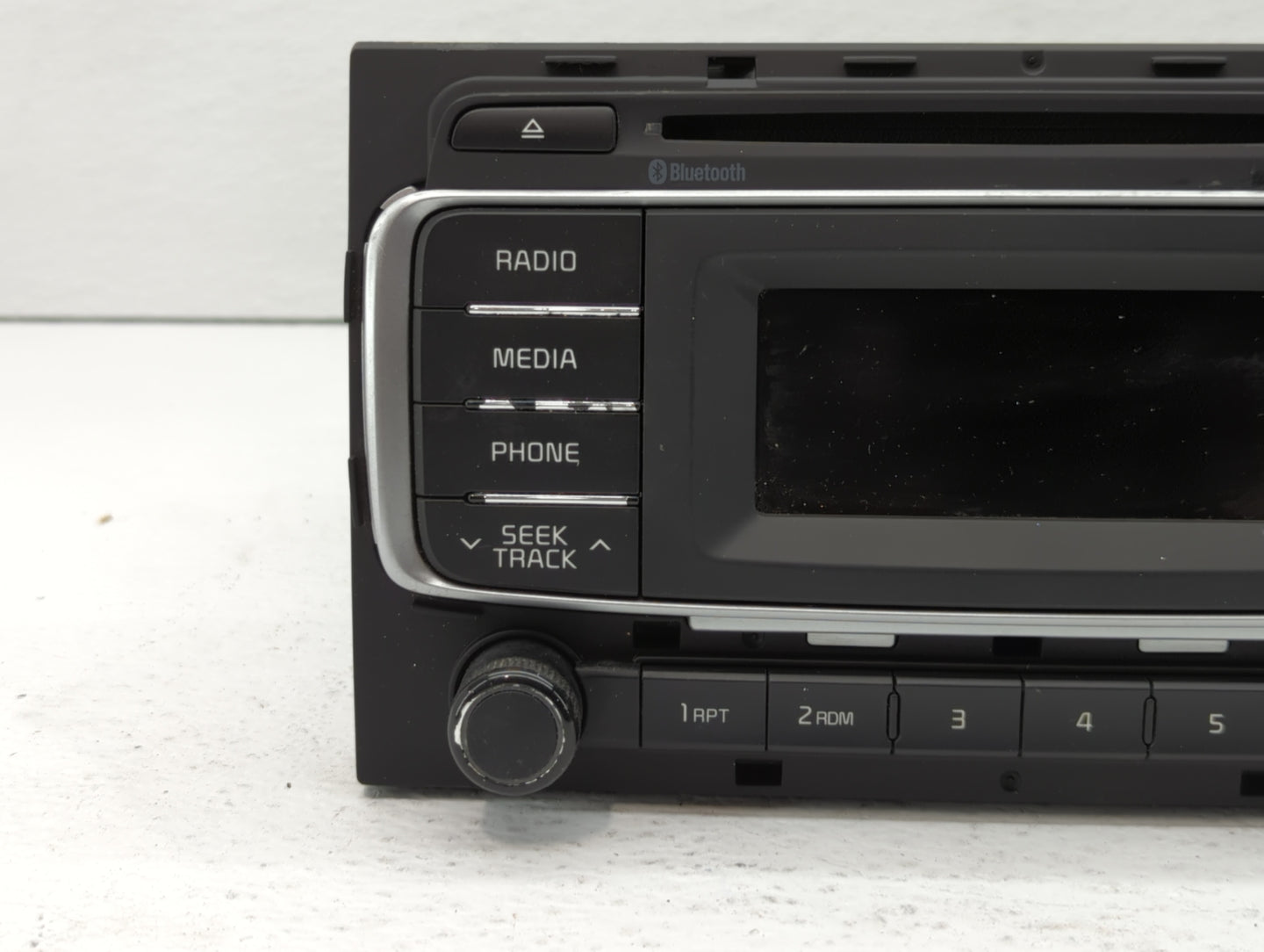 2016-2017 Kia Rio Radio AM FM Cd Player Receiver Replacement P/N:961701W962CA Fits Fits 2016 2017 OEM Used Auto Parts - Oemu