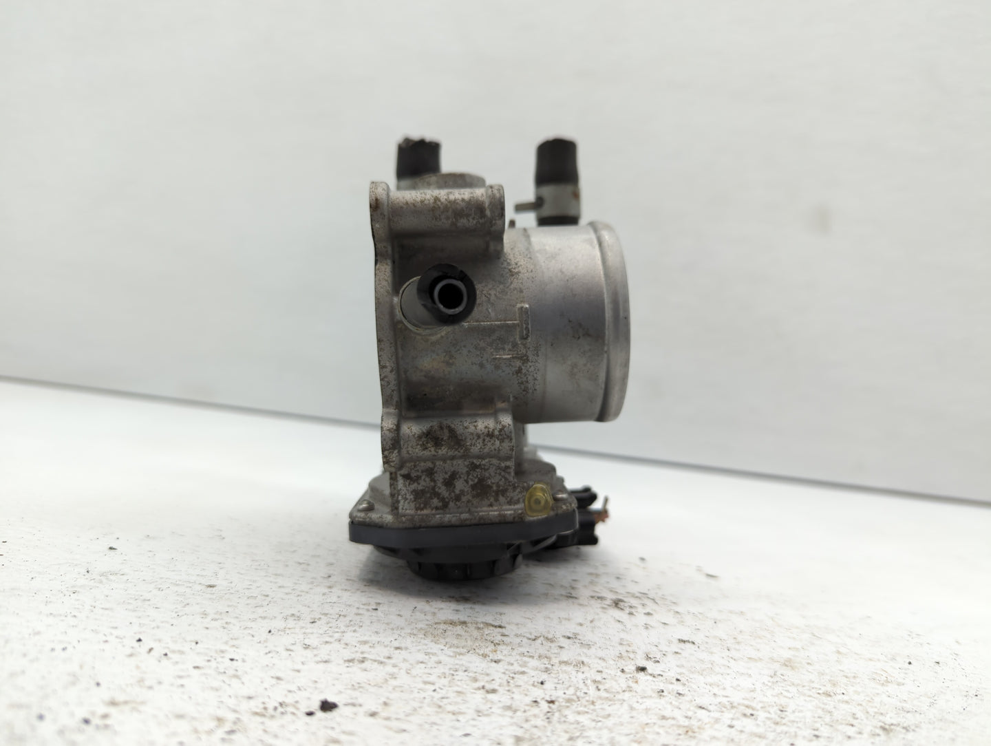 2012-2019 Kia Rio Throttle Body P/N:35100-2B300 Fits Fits 2012 2013 2014 2015 2016 2017 2018 2019 OEM Used Auto Parts - Oemu