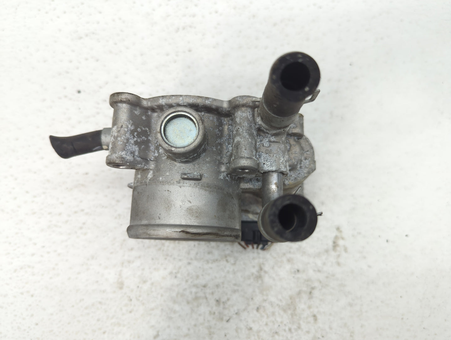 2012-2019 Kia Rio Throttle Body P/N:35100-2B300 Fits Fits 2012 2013 2014 2015 2016 2017 2018 2019 OEM Used Auto Parts - Oemu