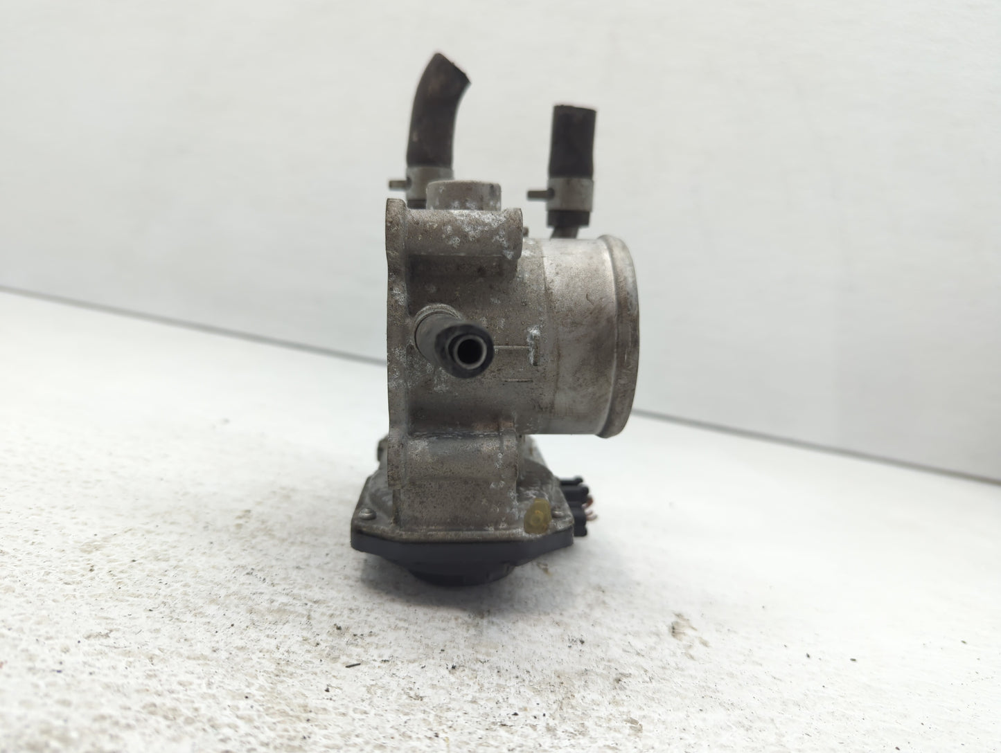 2012-2019 Kia Rio Throttle Body P/N:35100-2B300 Fits Fits 2012 2013 2014 2015 2016 2017 2018 2019 OEM Used Auto Parts - Oemu