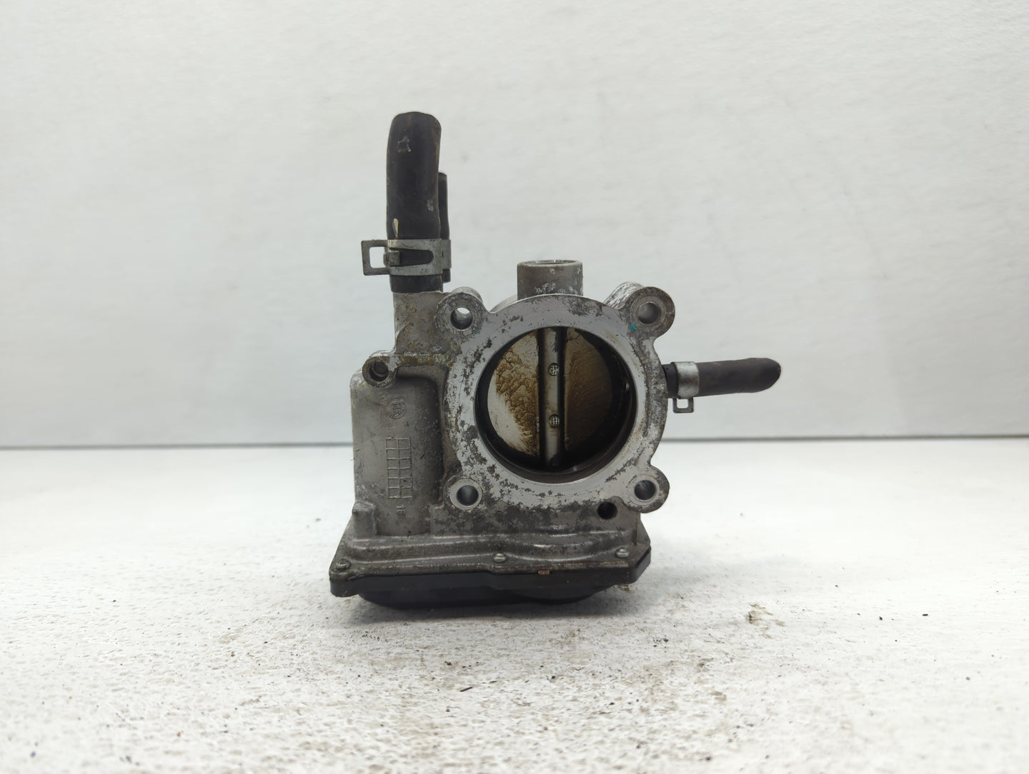 2012-2019 Kia Rio Throttle Body P/N:35100-2B300 Fits Fits 2012 2013 2014 2015 2016 2017 2018 2019 OEM Used Auto Parts - Oemu