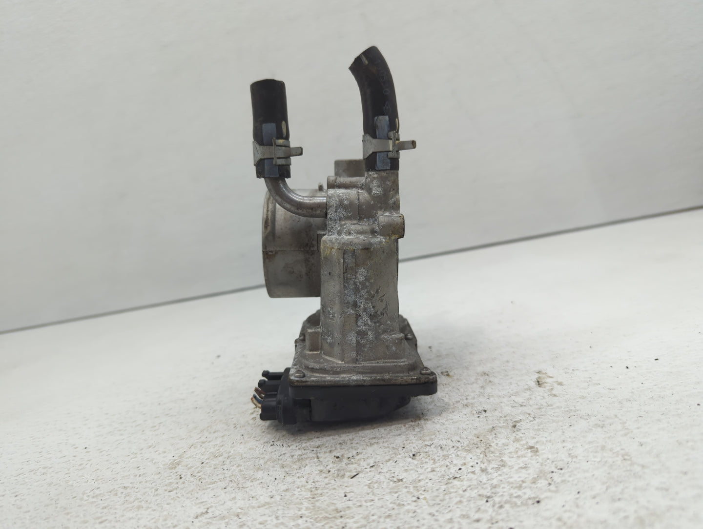 2012-2019 Kia Rio Throttle Body P/N:35100-2B300 Fits Fits 2012 2013 2014 2015 2016 2017 2018 2019 OEM Used Auto Parts - Oemu