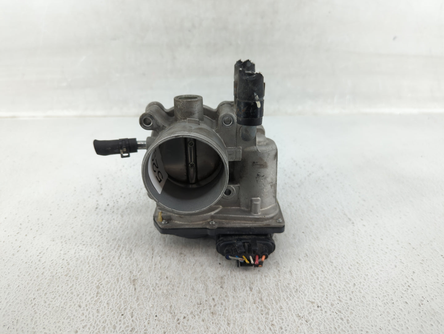 2012-2019 Kia Rio Throttle Body P/N:35100-2B300 Fits Fits 2012 2013 2014 2015 2016 2017 2018 2019 OEM Used Auto Parts - Oemu