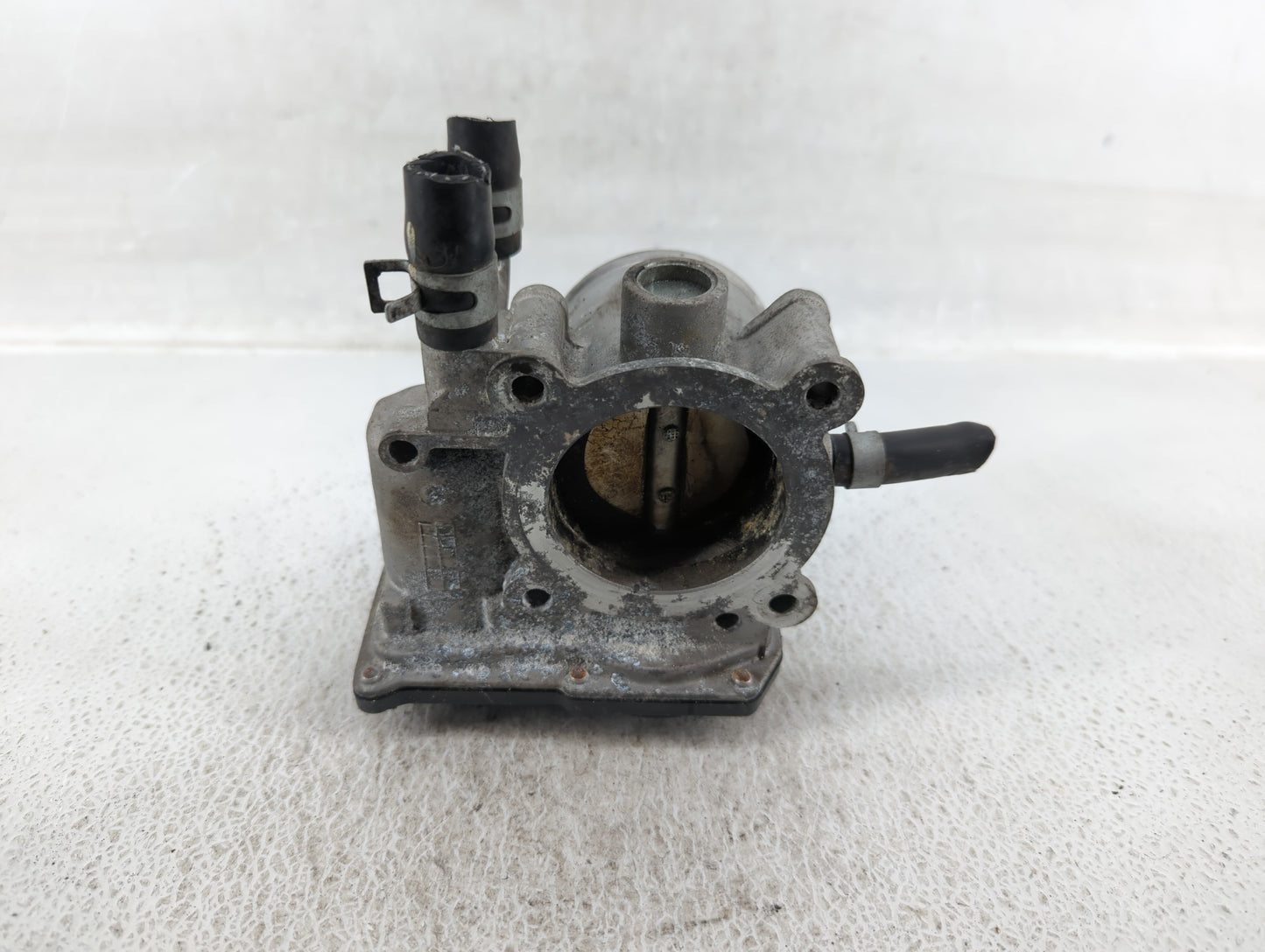 2012-2019 Kia Rio Throttle Body P/N:35100-2B300 Fits Fits 2012 2013 2014 2015 2016 2017 2018 2019 OEM Used Auto Parts - Oemu