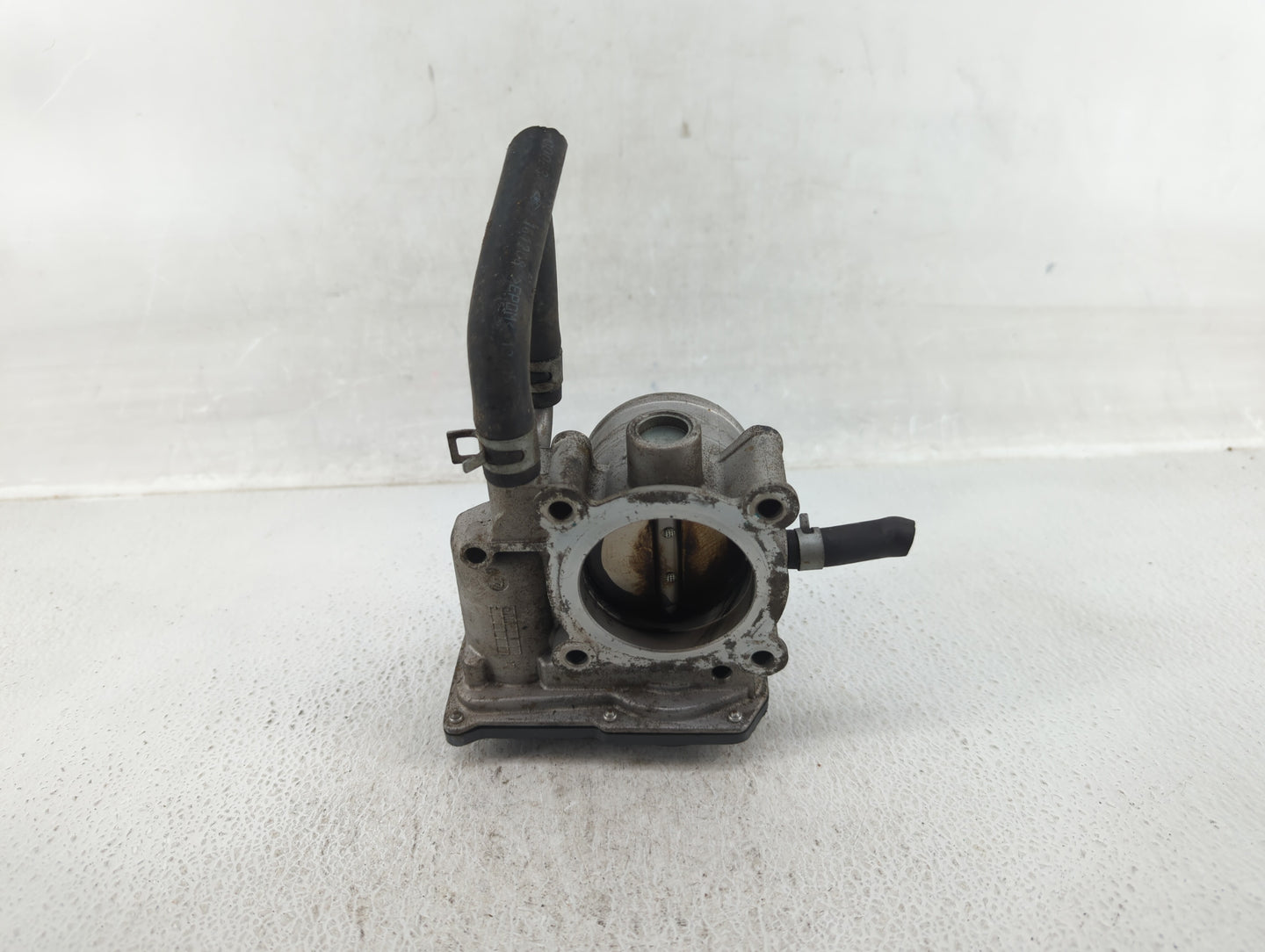 2012-2019 Kia Rio Throttle Body P/N:35100-2B300 Fits Fits 2012 2013 2014 2015 2016 2017 2018 2019 OEM Used Auto Parts - Oemu