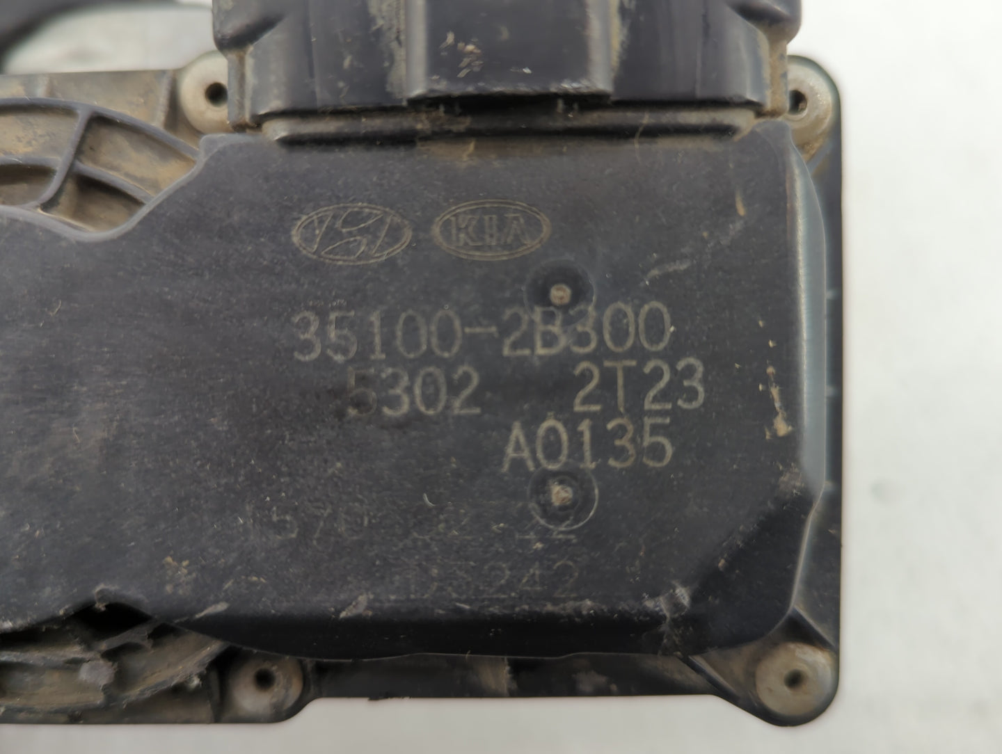 2012-2019 Kia Rio Throttle Body P/N:35100-2B300 Fits Fits 2012 2013 2014 2015 2016 2017 2018 2019 OEM Used Auto Parts - Oemu
