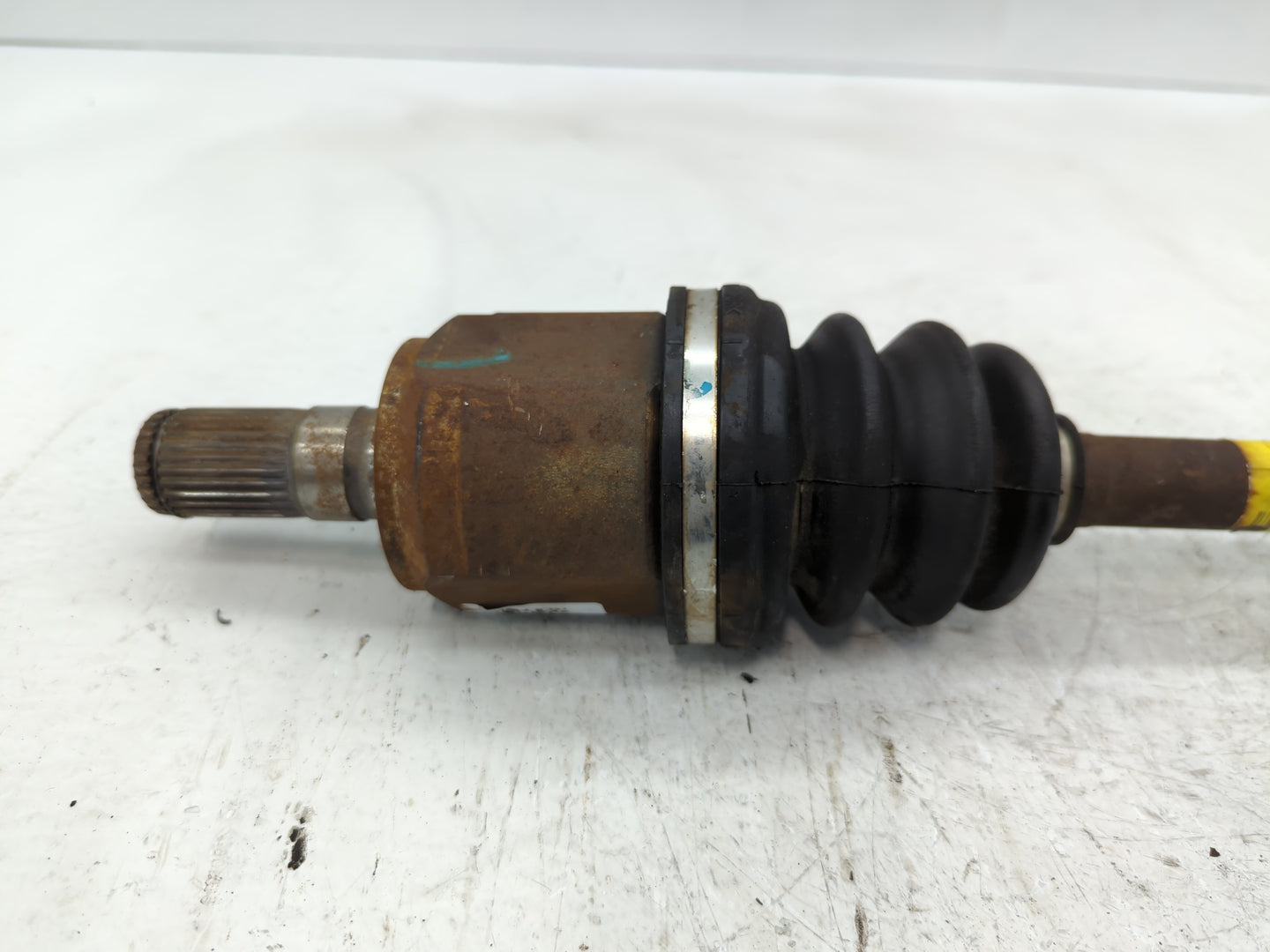 2012-2017 Kia Rio Axle Shaft Front Driver Cv C/v - Oemusedautoparts1.com
