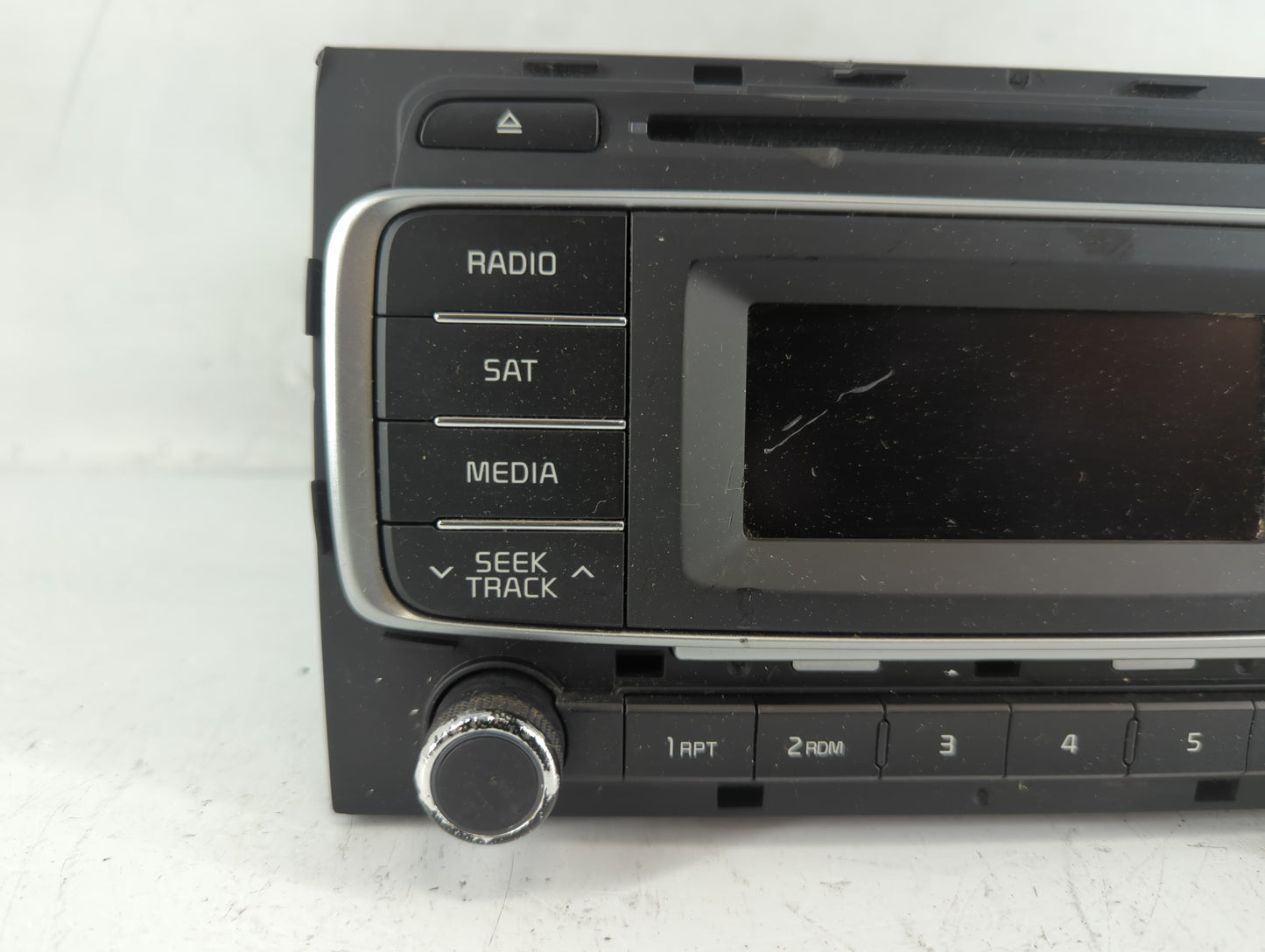 2016-2017 Kia Rio Radio AM FM Cd Player Receiver Replacement P/N:961701W910CA Fits Fits 2016 2017 OEM Used Auto Parts - Oemu