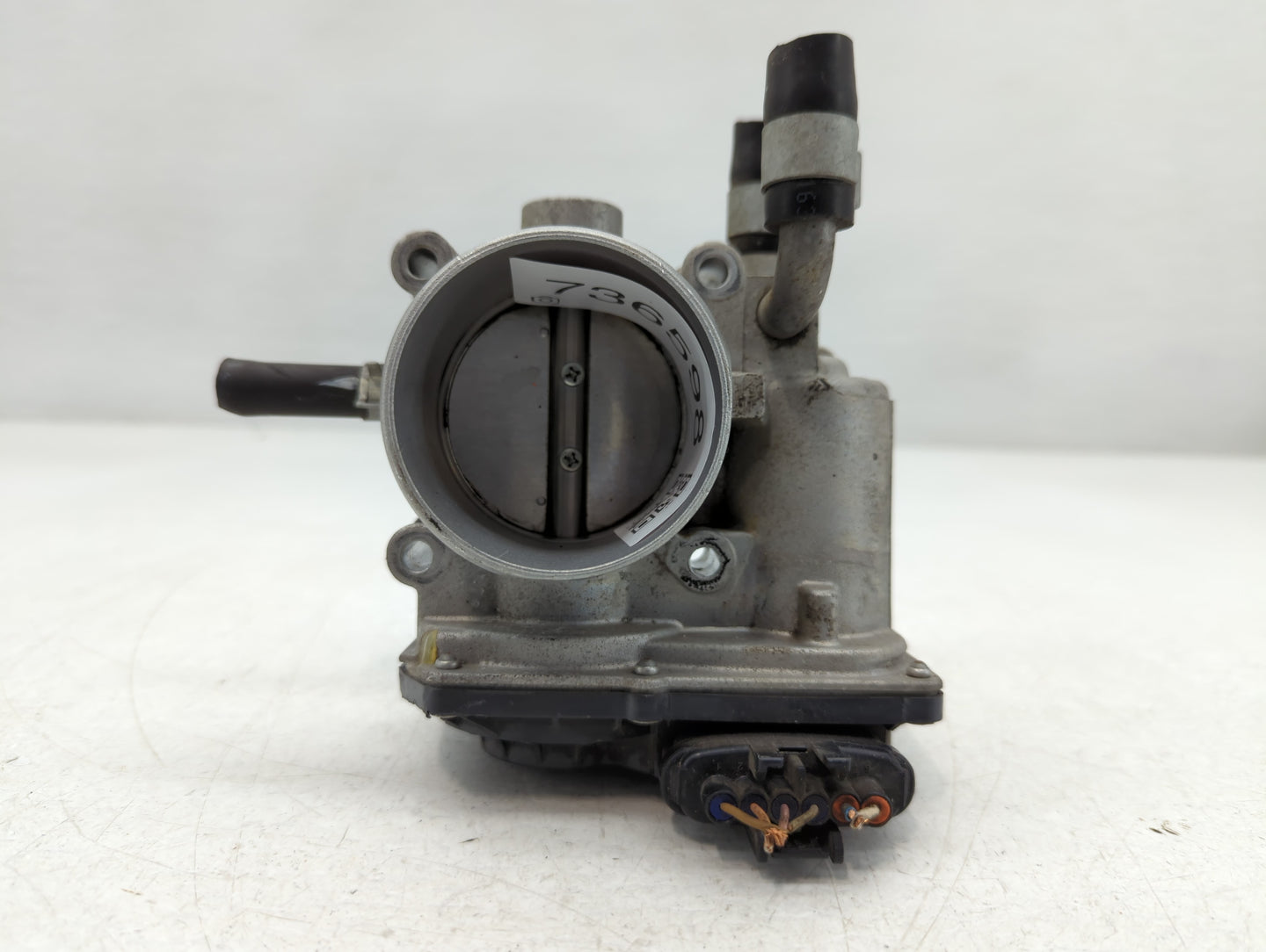 2012-2019 Kia Rio Throttle Body P/N:35100-2B300 Fits Fits 2012 2013 2014 2015 2016 2017 2018 2019 OEM Used Auto Parts - Oemu