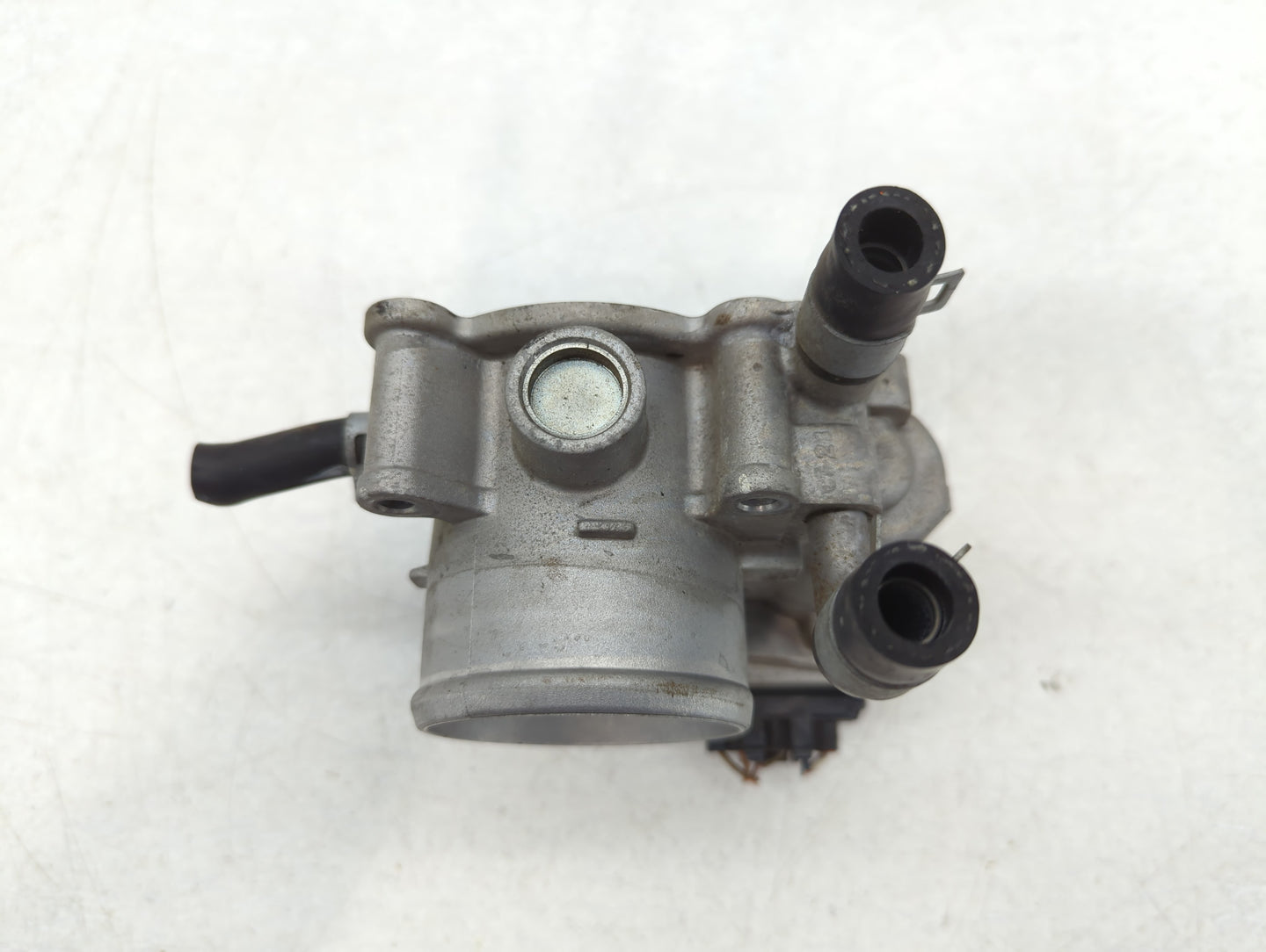 2012-2019 Kia Rio Throttle Body P/N:35100-2B300 Fits Fits 2012 2013 2014 2015 2016 2017 2018 2019 OEM Used Auto Parts - Oemu