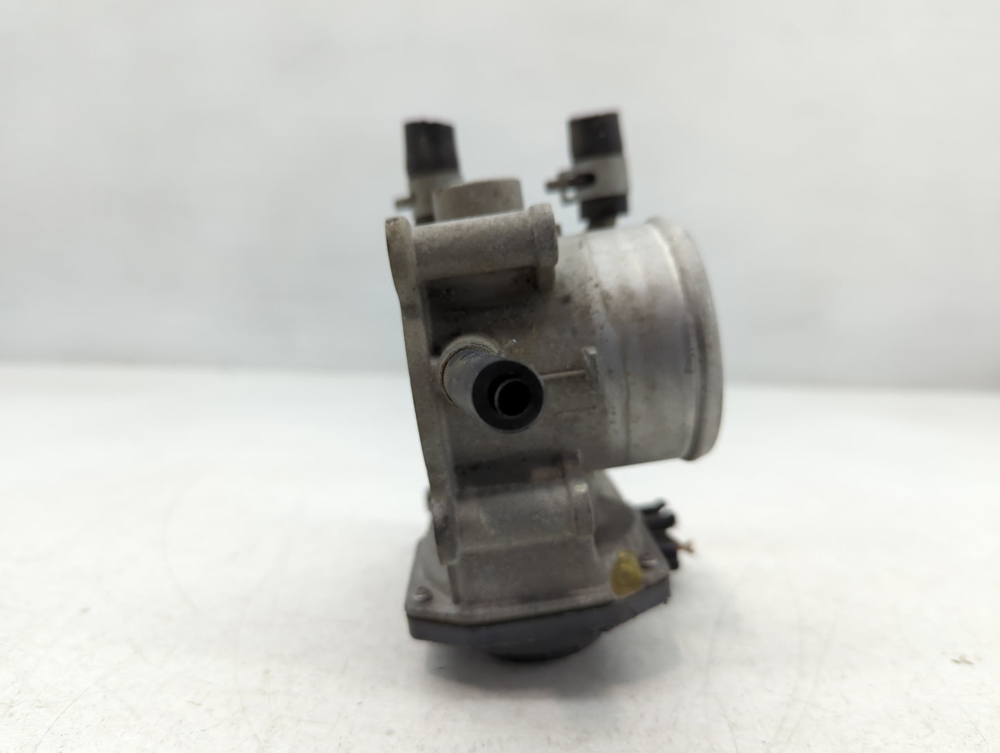 2012-2019 Kia Rio Throttle Body P/N:35100-2B300 Fits Fits 2012 2013 2014 2015 2016 2017 2018 2019 OEM Used Auto Parts - Oemu