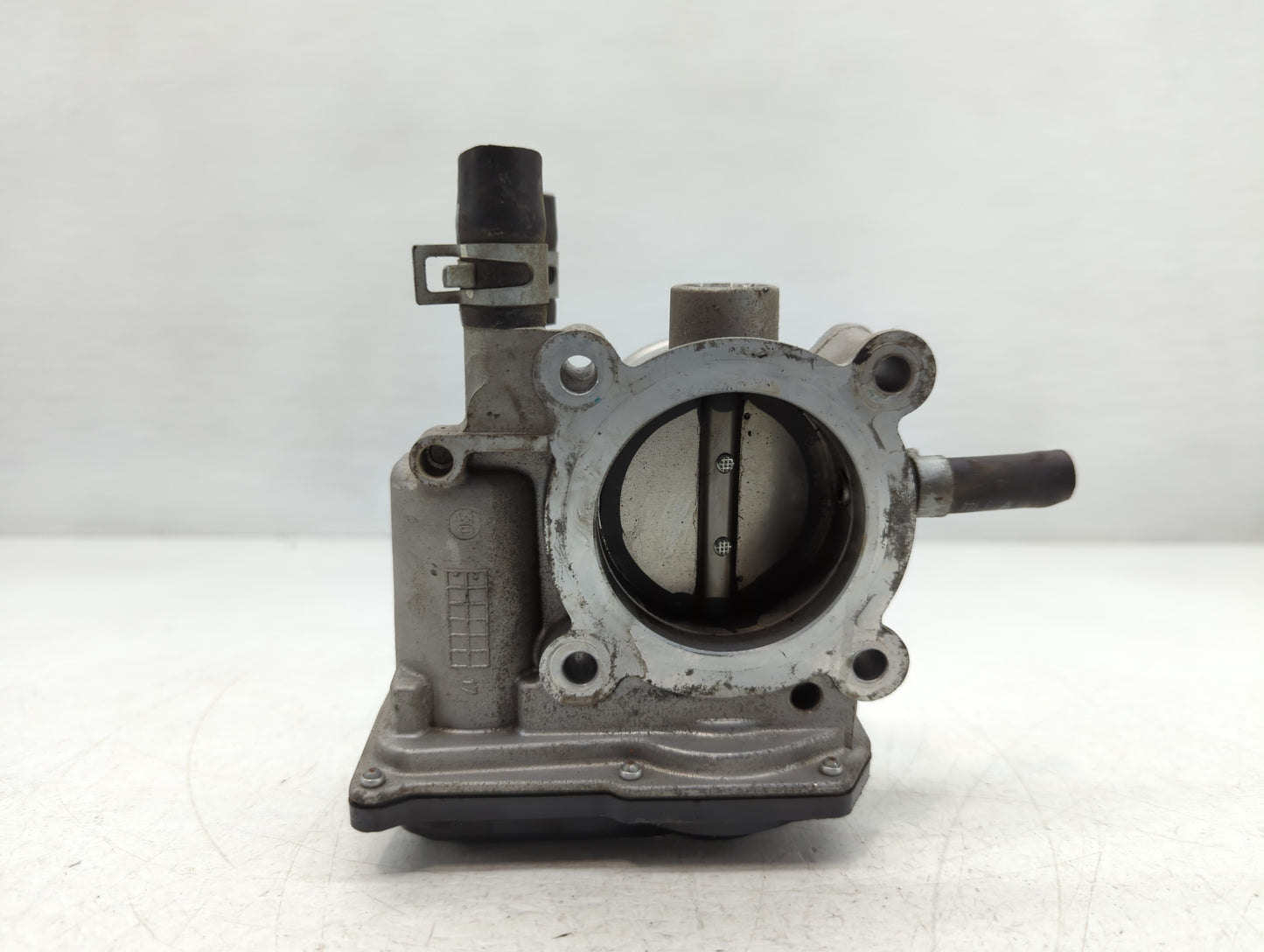 2012-2019 Kia Rio Throttle Body P/N:35100-2B300 Fits Fits 2012 2013 2014 2015 2016 2017 2018 2019 OEM Used Auto Parts - Oemu