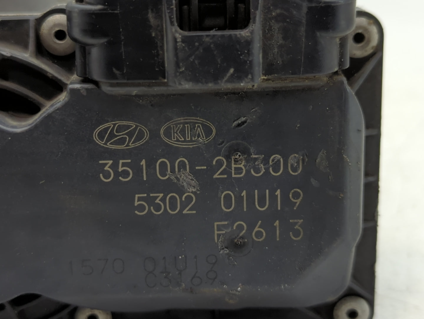 2012-2019 Kia Rio Throttle Body P/N:35100-2B300 Fits Fits 2012 2013 2014 2015 2016 2017 2018 2019 OEM Used Auto Parts - Oemu
