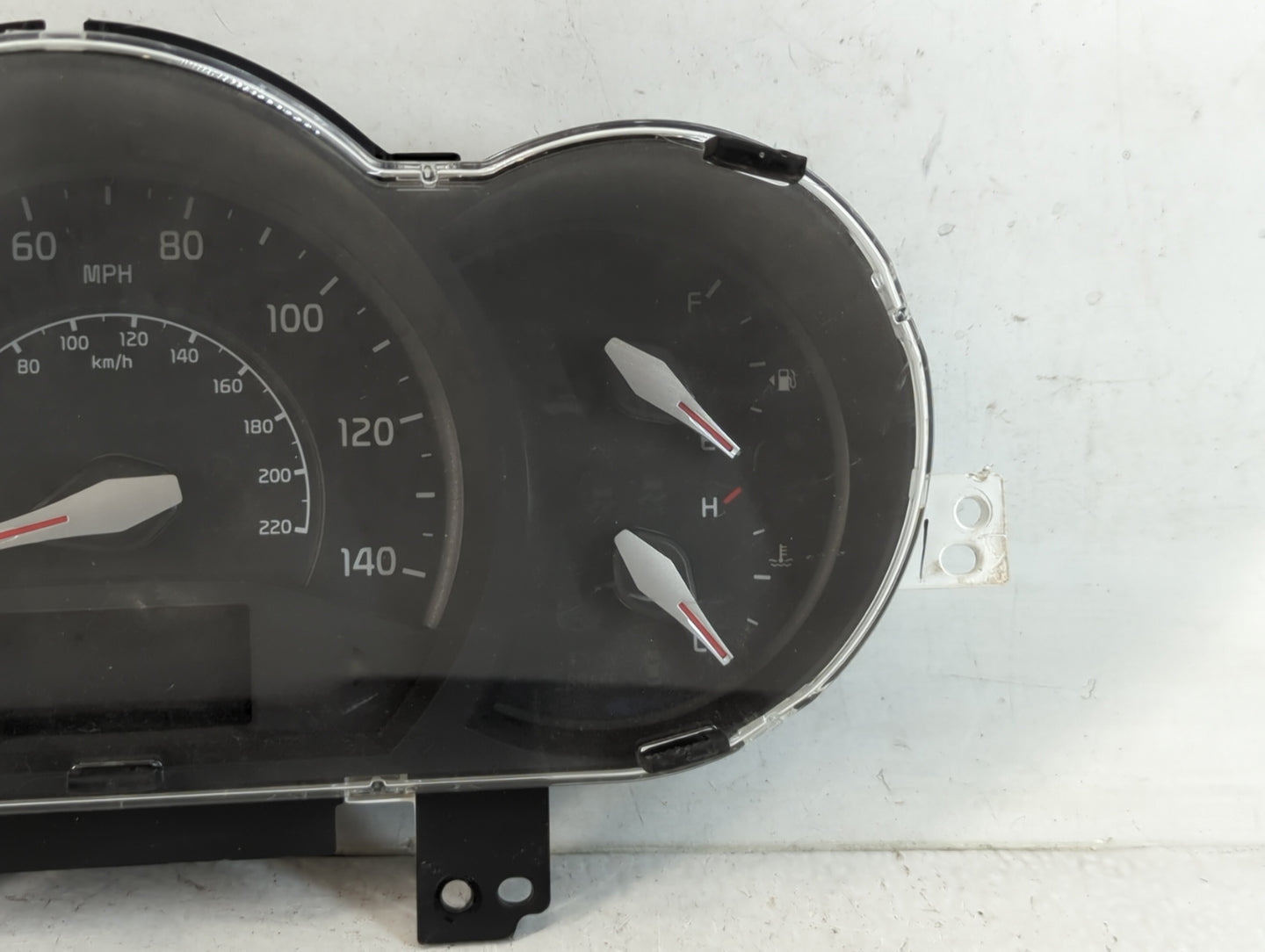 2016-2017 Kia Rio Instrument Cluster Speedometer Gauges P/N:94024-1W770 Fits Fits 2016 2017 OEM Used Auto Parts - Oemusedaut