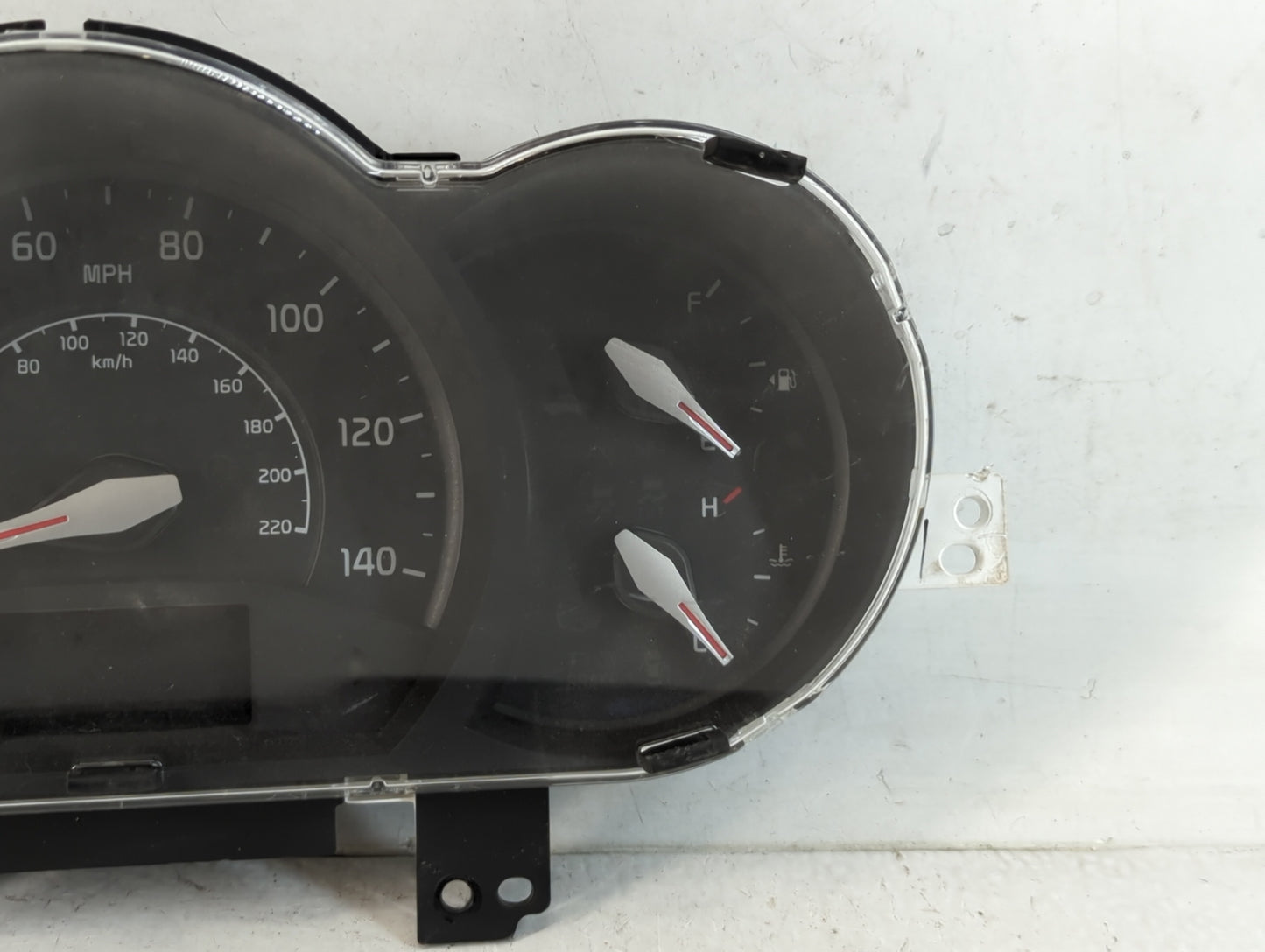2016-2017 Kia Rio Instrument Cluster Speedometer Gauges P/N:94024-1W770 Fits Fits 2016 2017 OEM Used Auto Parts - Oemusedaut