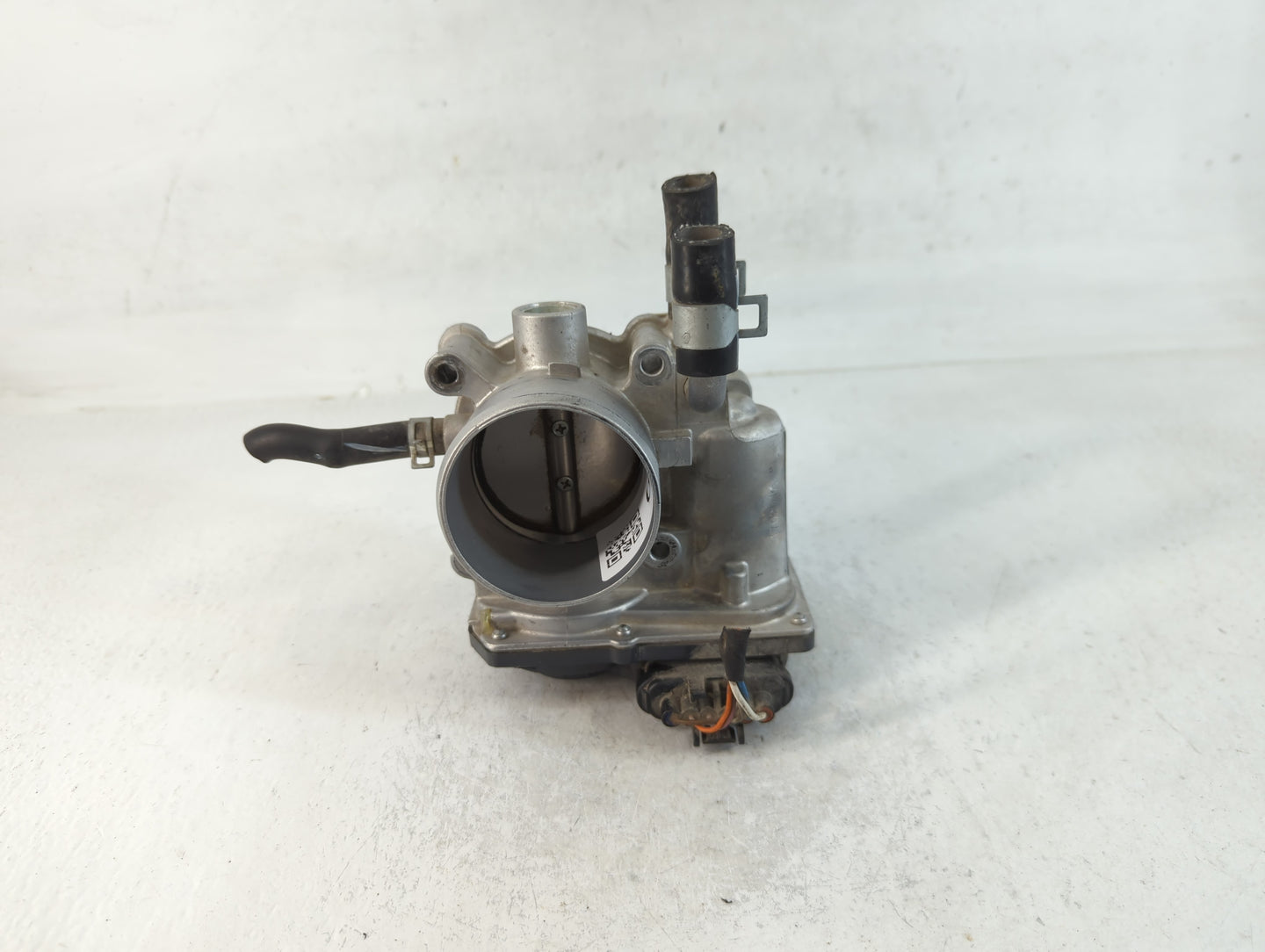 2012-2019 Kia Rio Throttle Body P/N:35100-2B300 Fits Fits 2012 2013 2014 2015 2016 2017 2018 2019 OEM Used Auto Parts - Oemu
