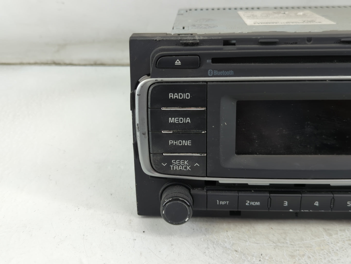2016-2017 Kia Rio Radio AM FM Cd Player Receiver Replacement P/N:961701W960CA Fits Fits 2016 2017 OEM Used Auto Parts - Oemu