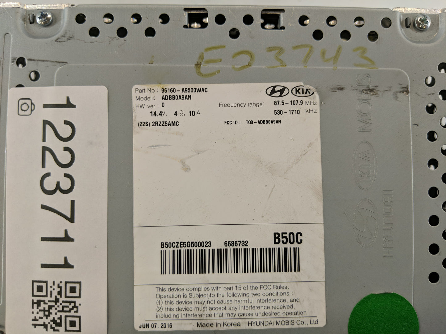 2017-2018 Kia Sedona Radio AM FM Cd Player Receiver Replacement P/N:96160-A9500WAC Fits Fits 2017 2018 OEM Used Auto Parts -