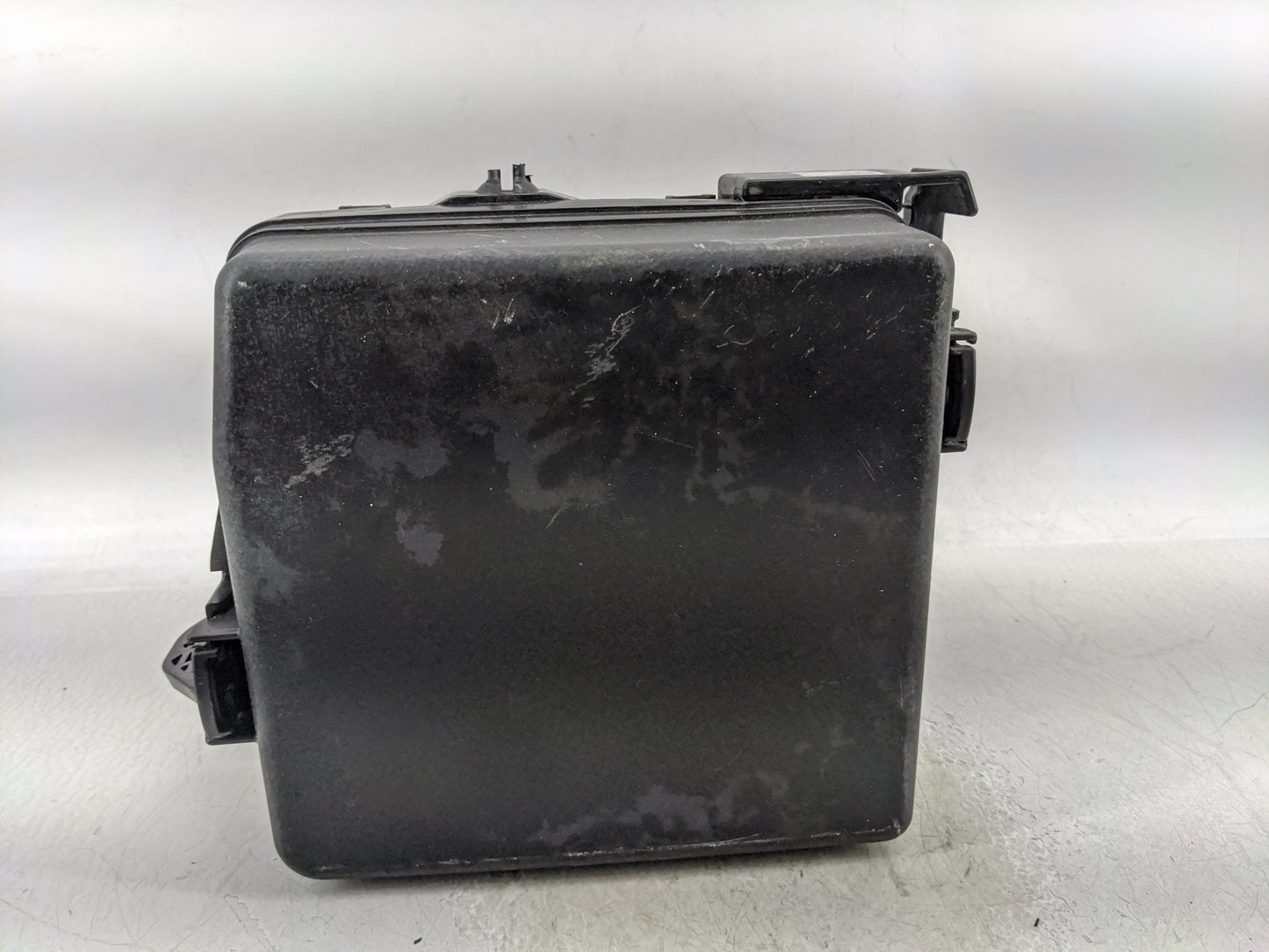 2015-2018 Kia Sedona Fusebox Fuse Box Panel Relay Module P/N:91219-A9392 Fits Fits 2015 2016 2017 2018 OEM Used Auto Parts -