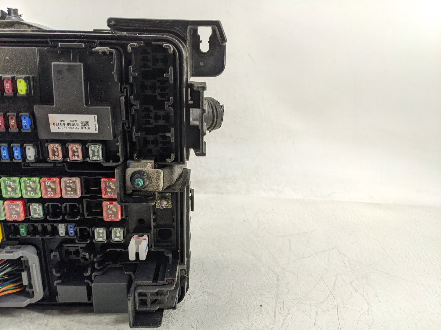 2015-2018 Kia Sedona Fusebox Fuse Box Panel Relay Module P/N:91219-A9392 Fits Fits 2015 2016 2017 2018 OEM Used Auto Parts -